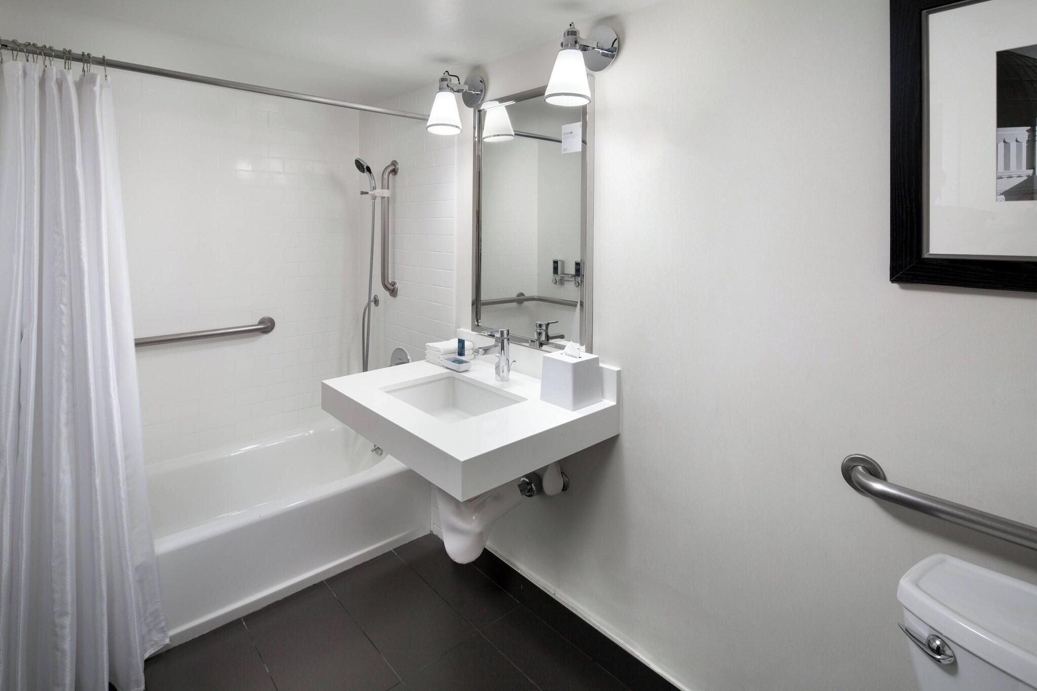 Double Deluxe King Bed