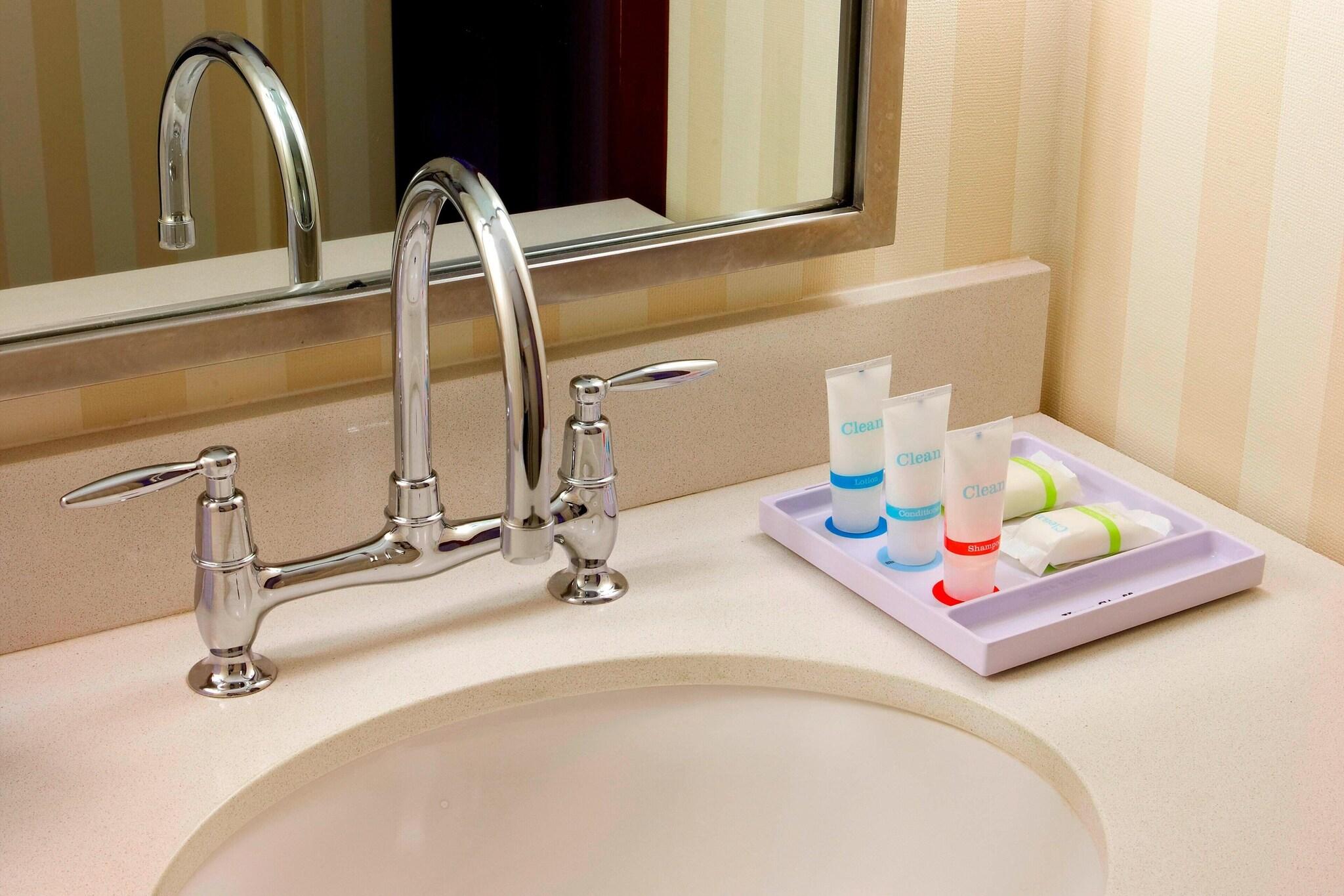 Double Deluxe King Bed