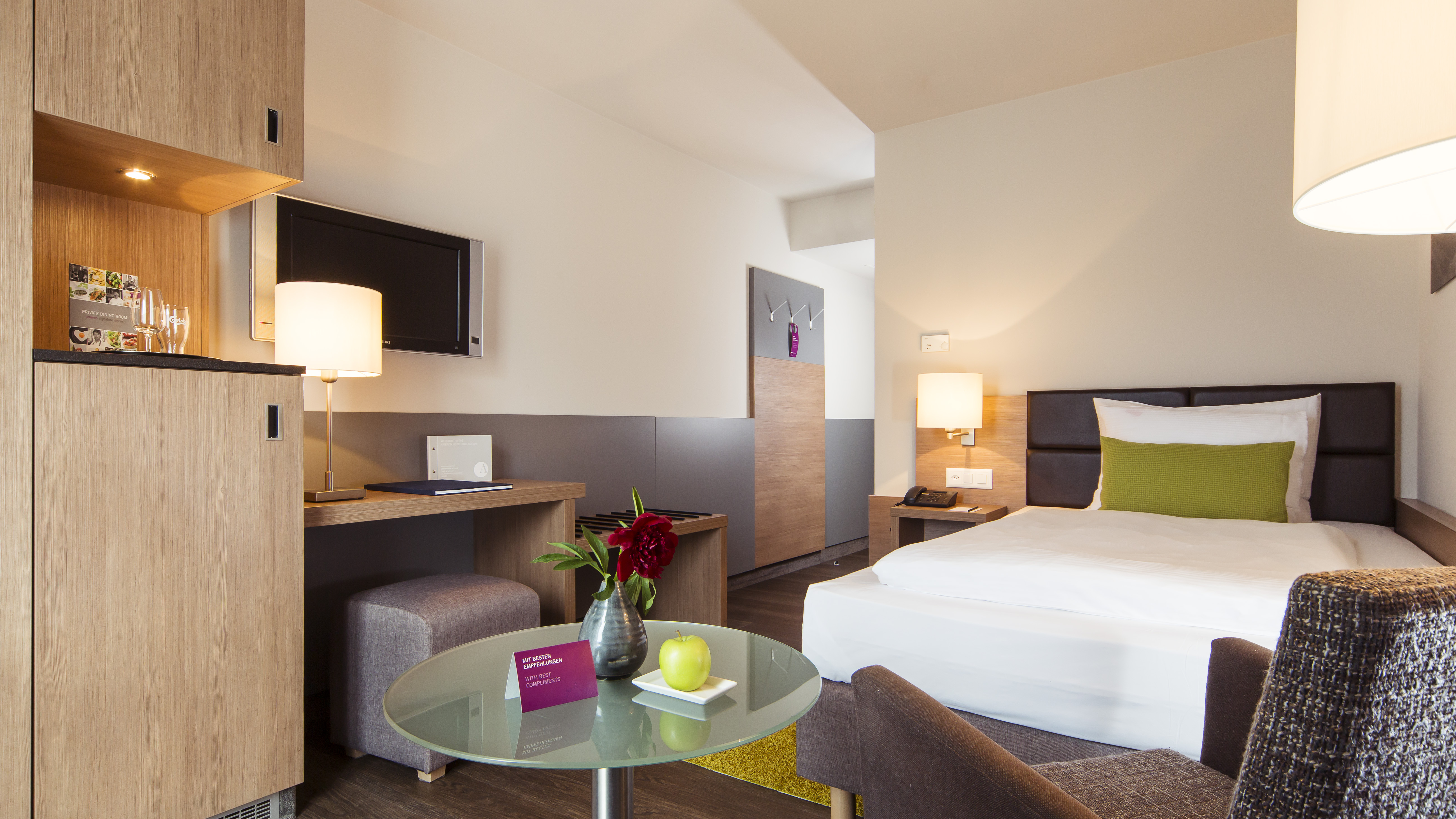 Double Deluxe Queen Bed