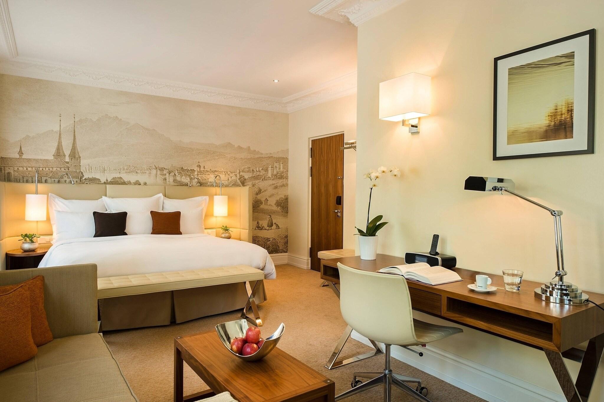Junior Suite King Size Bed