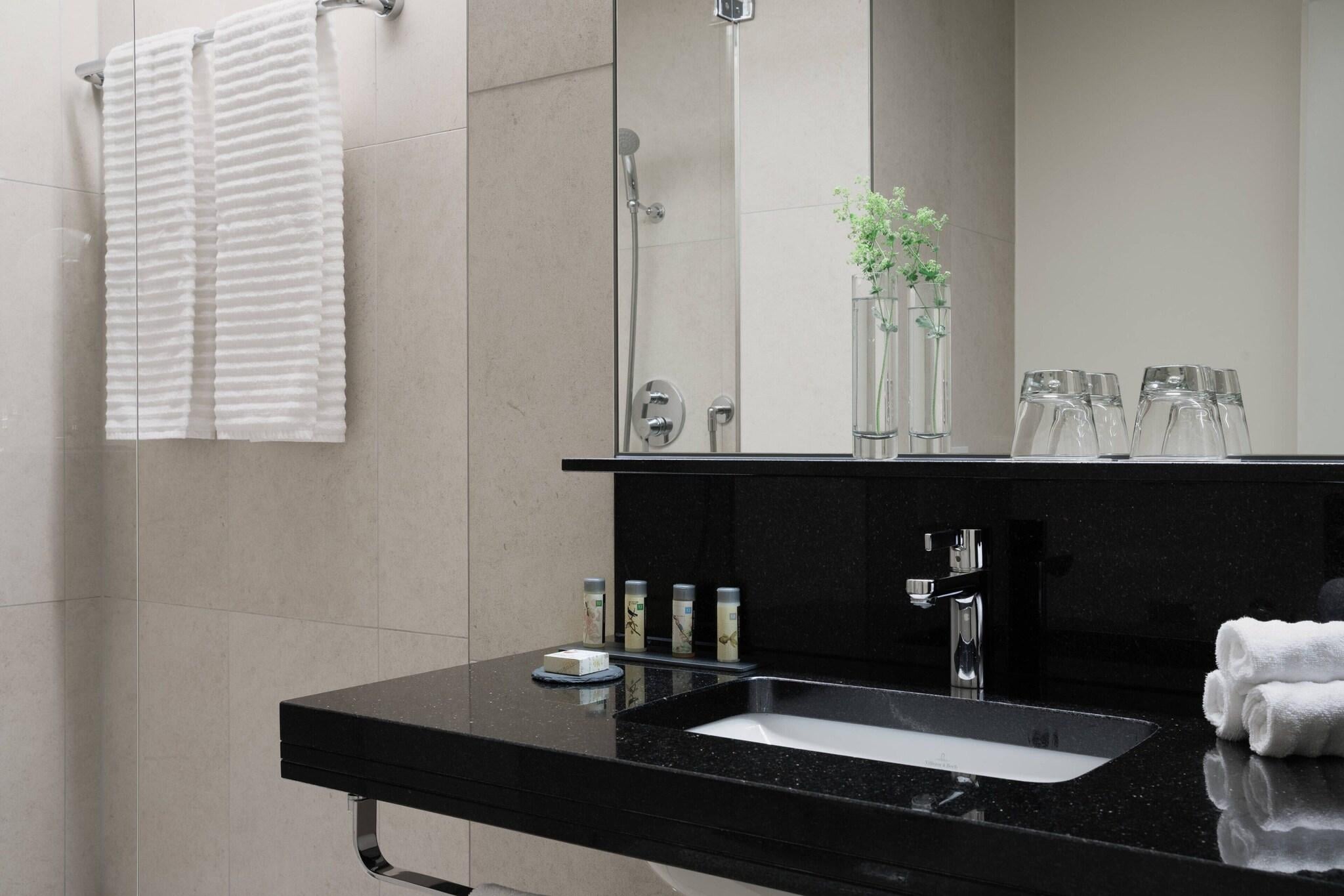 Double Deluxe King Bed