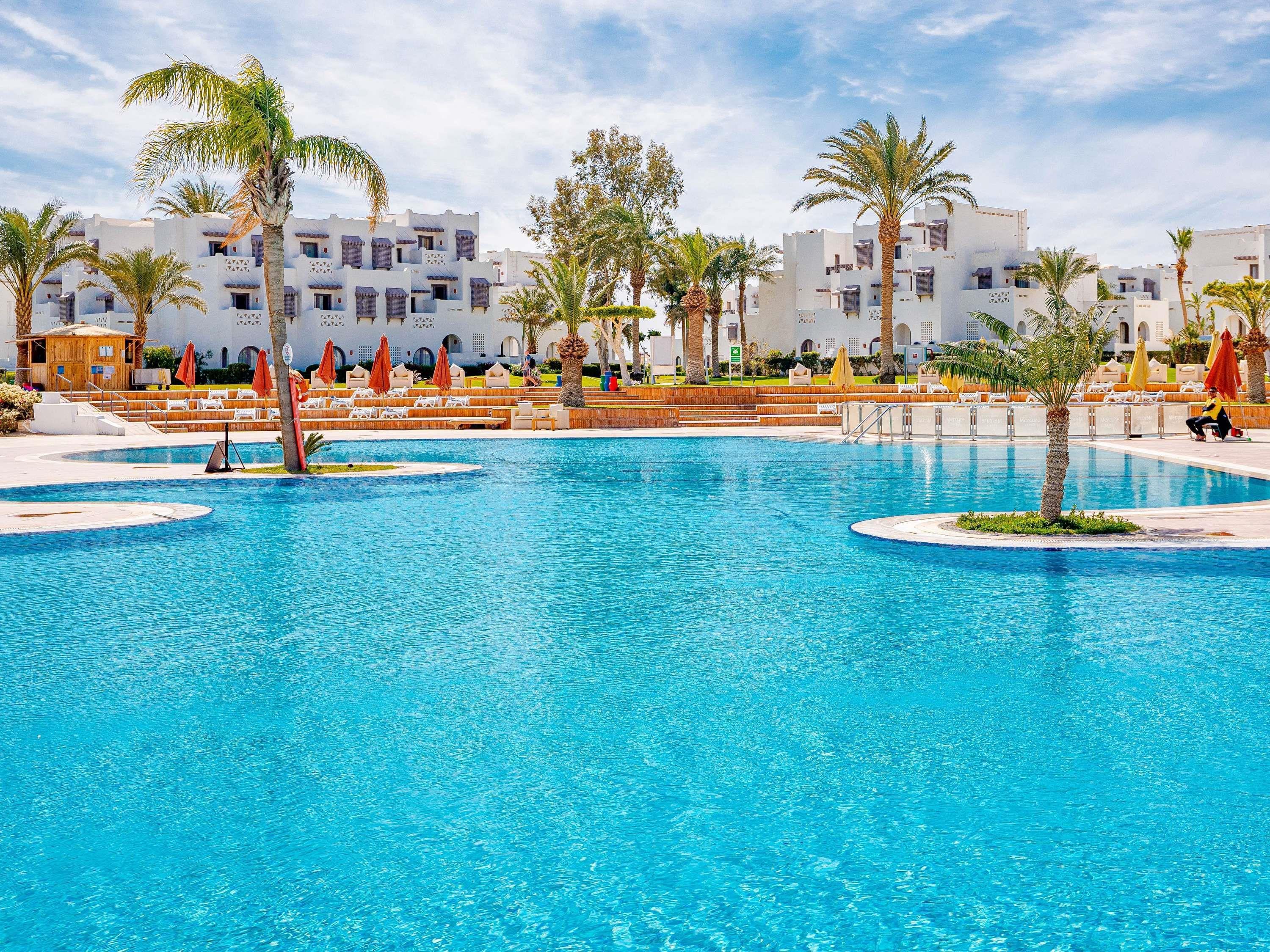 Double Pool View