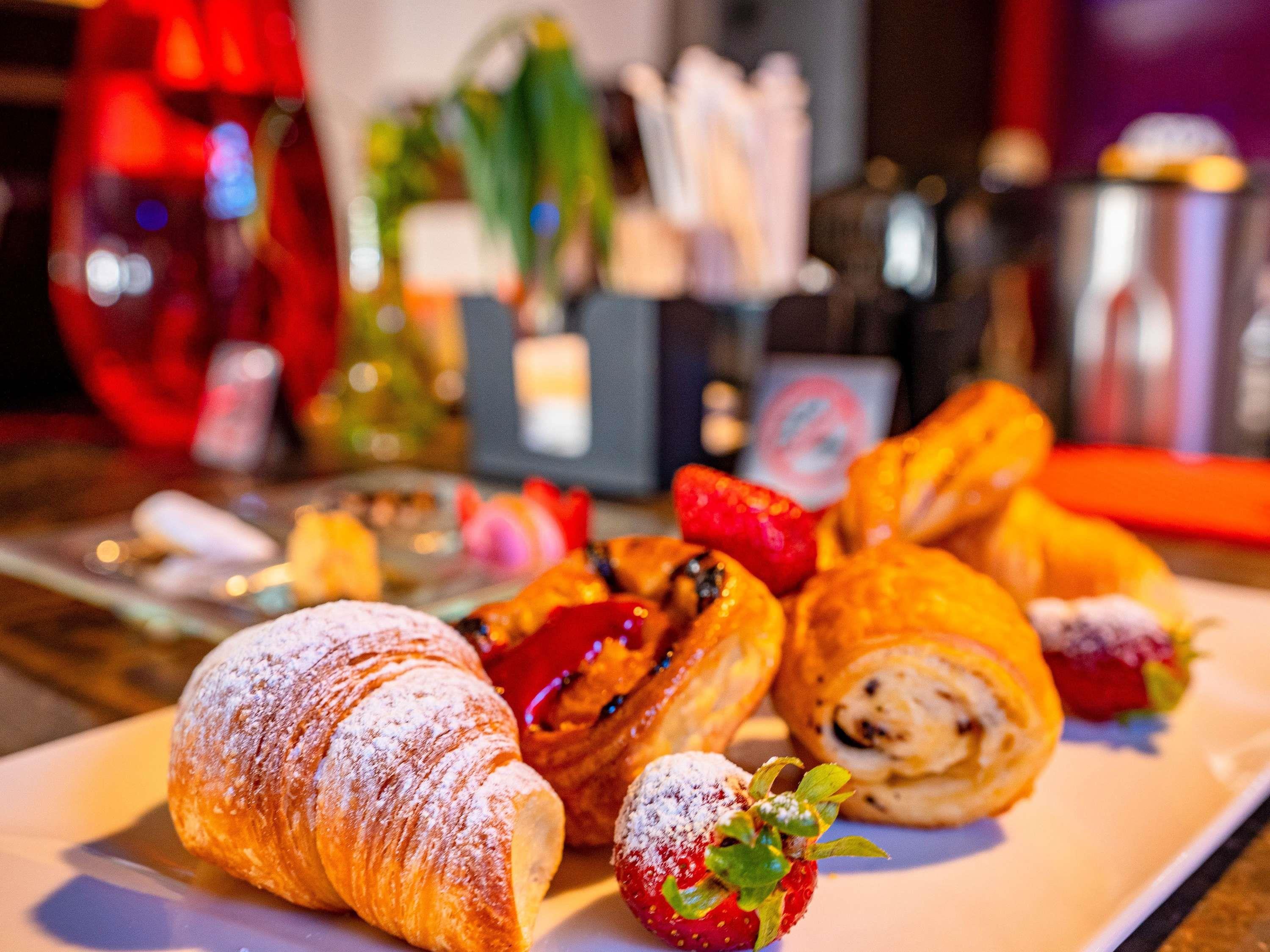 Twin Superior Pool View