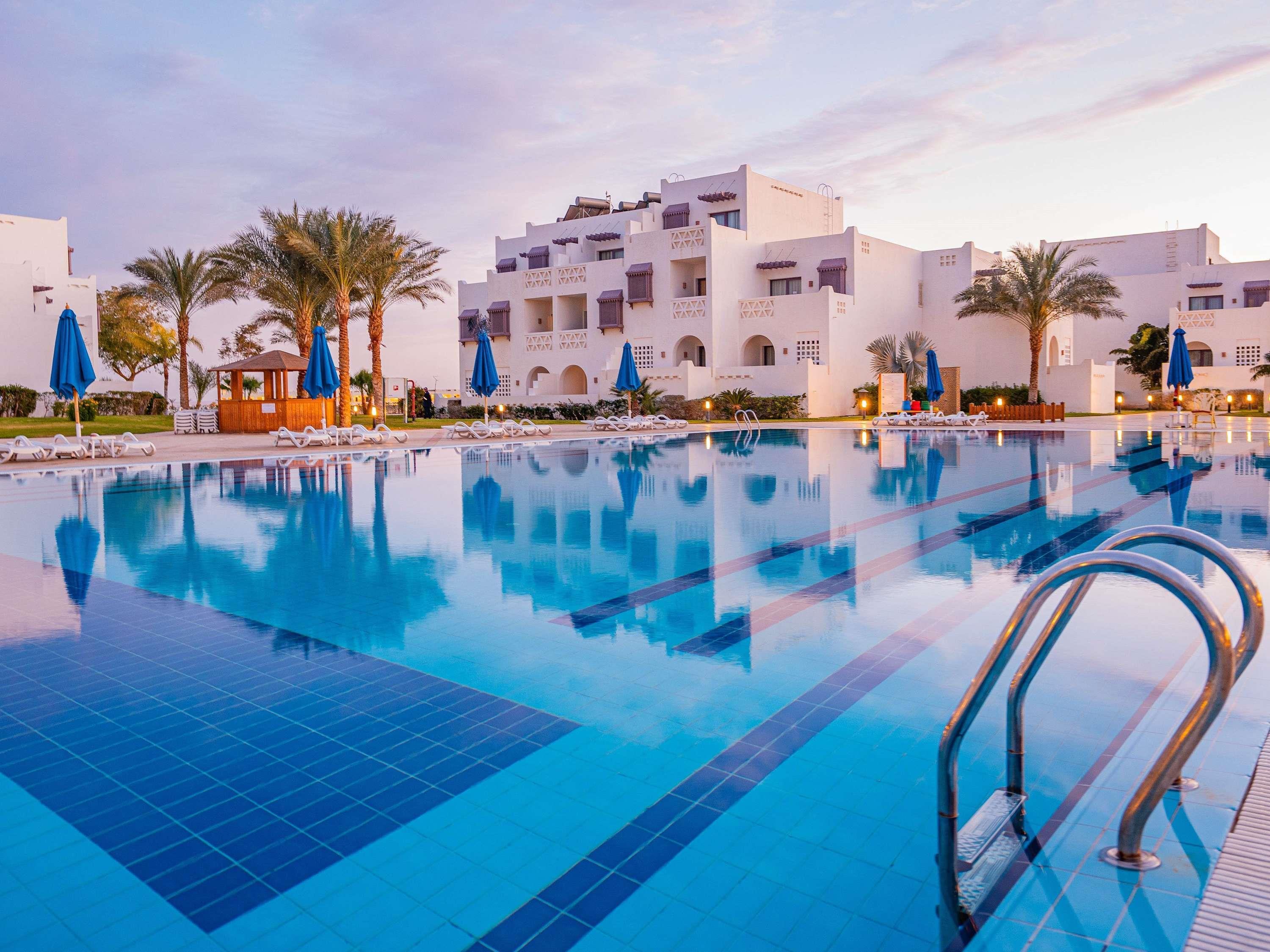 Double Pool View