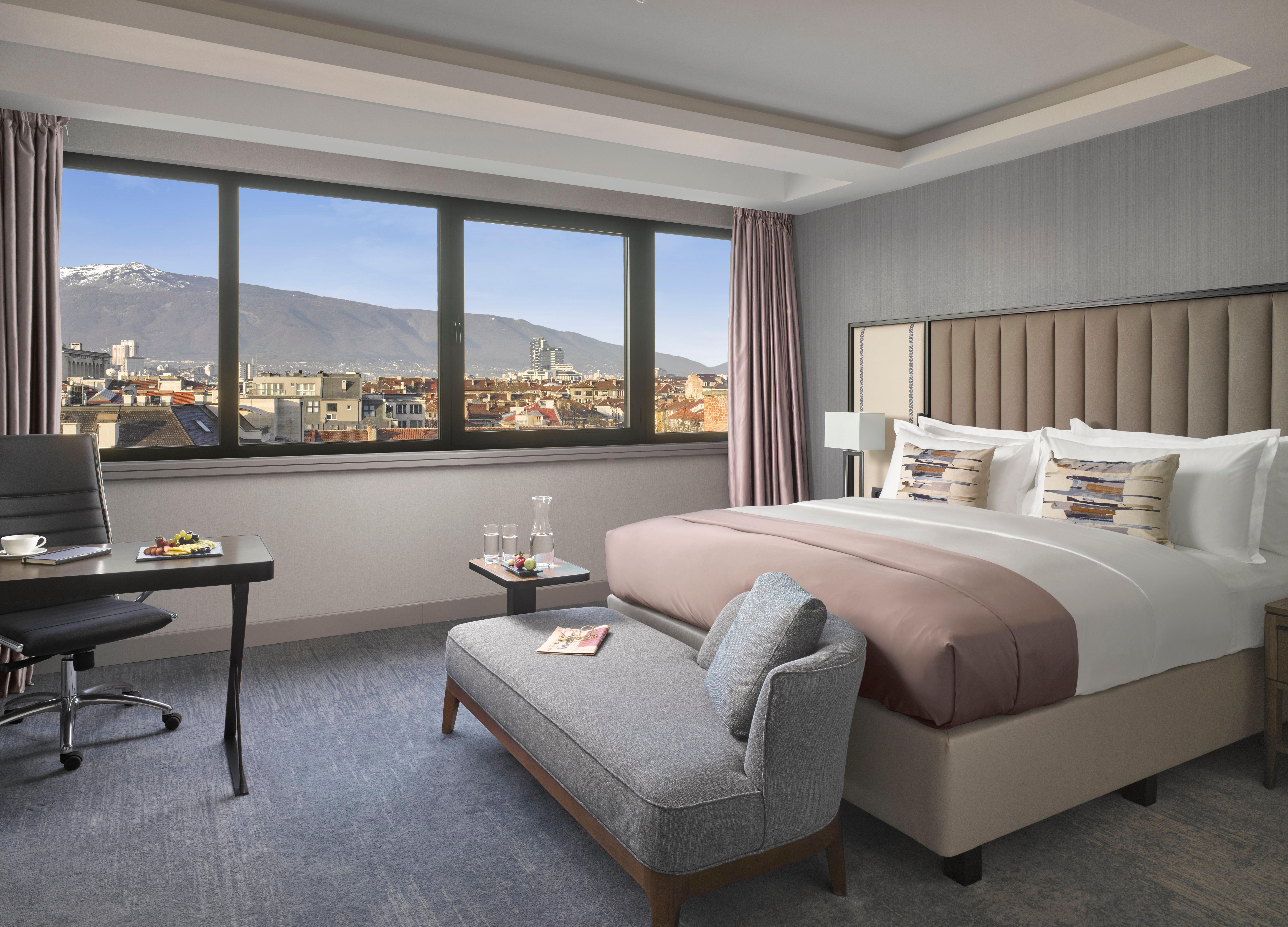 Double Classic Mountain View