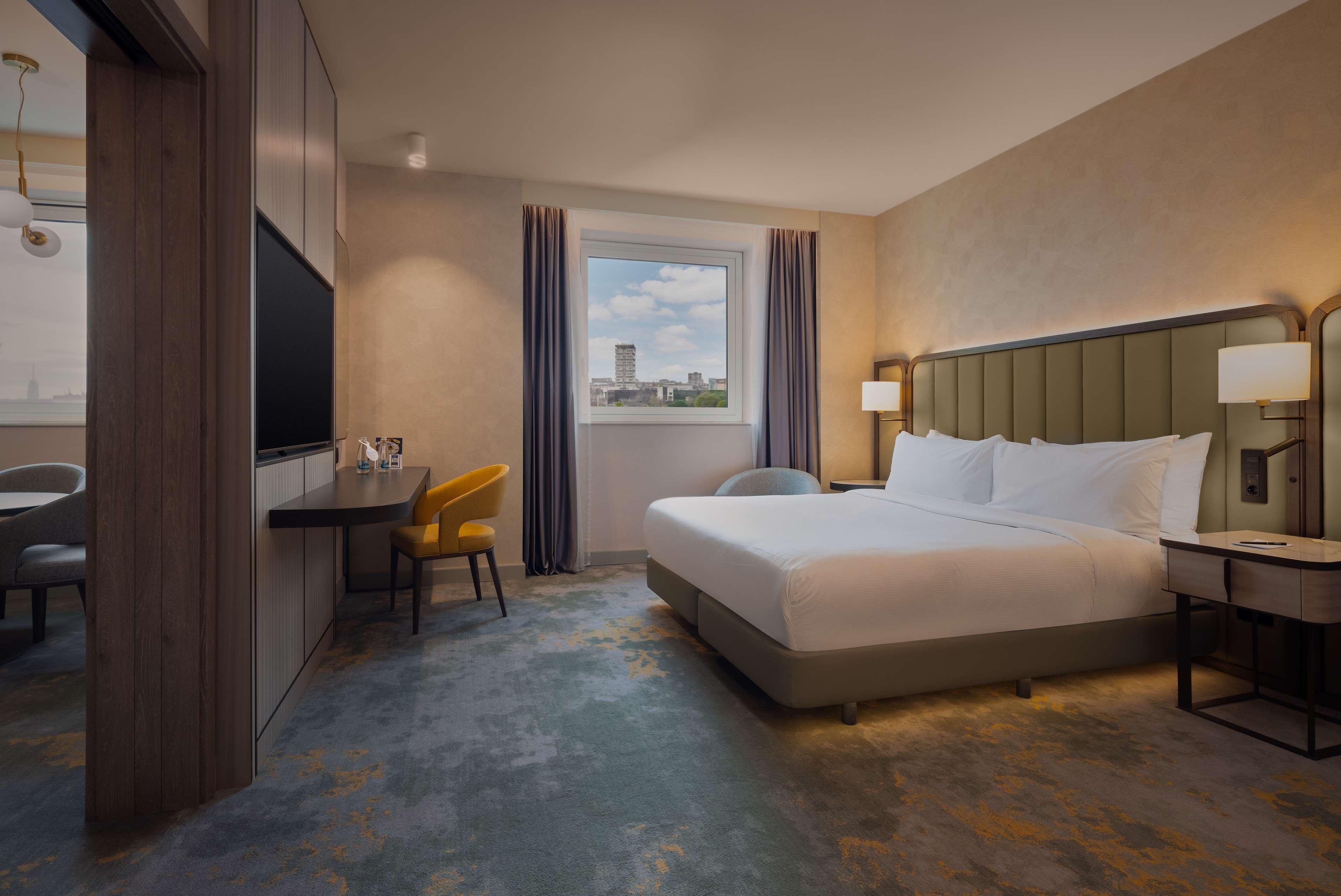 Family Room Connecting Room