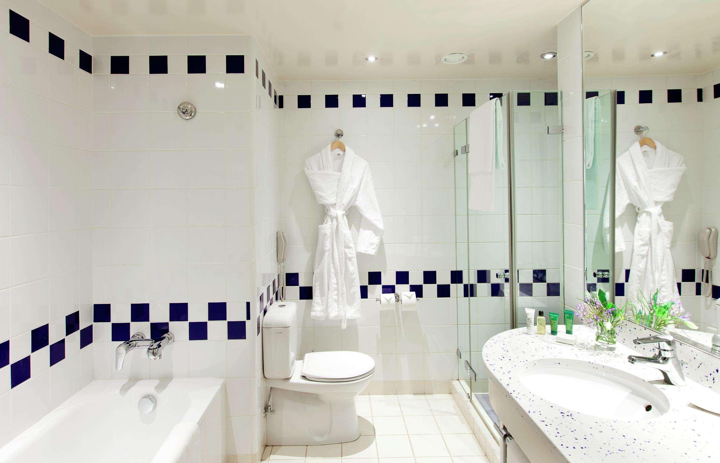 Double Deluxe King Bed