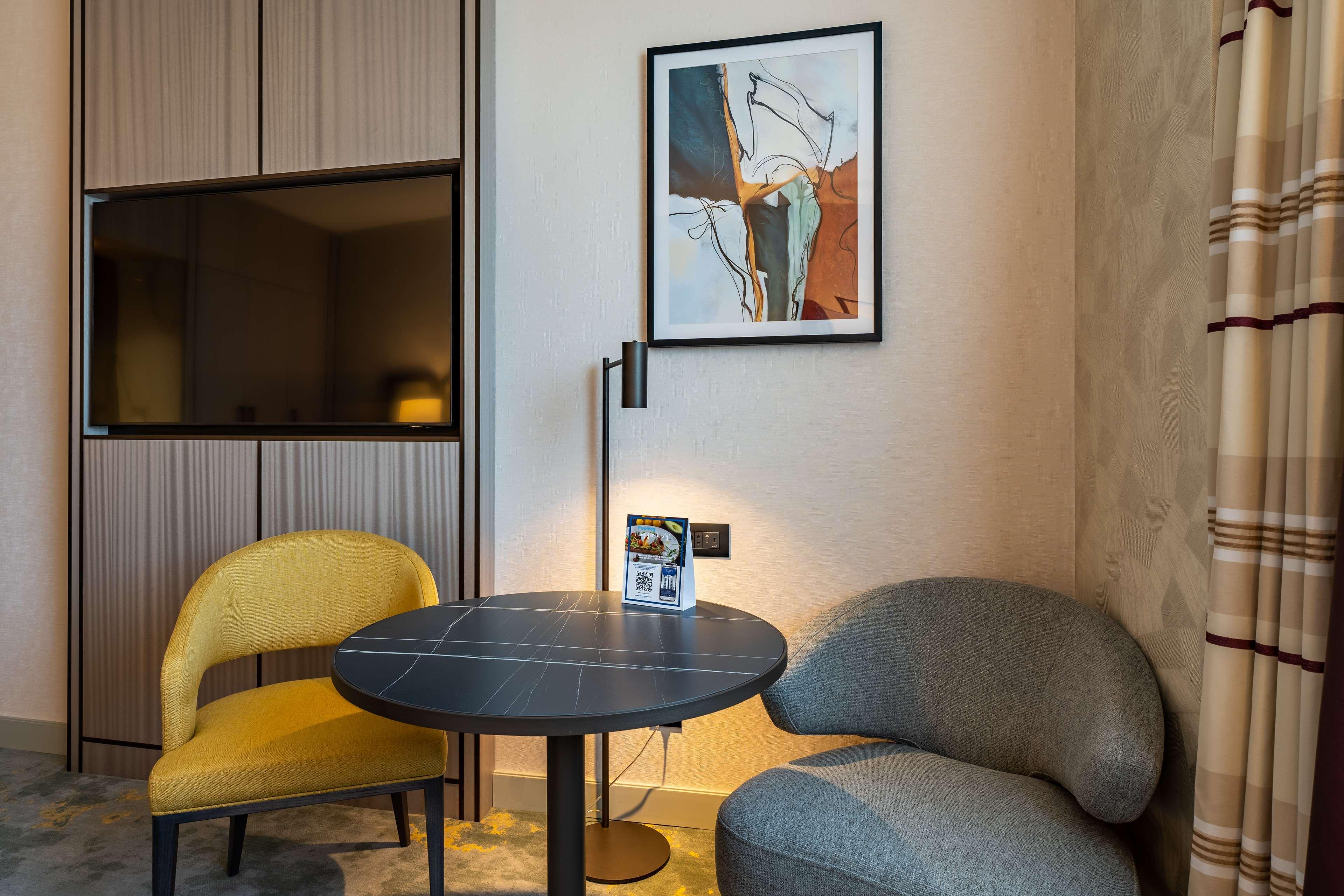 Double Deluxe King Bed