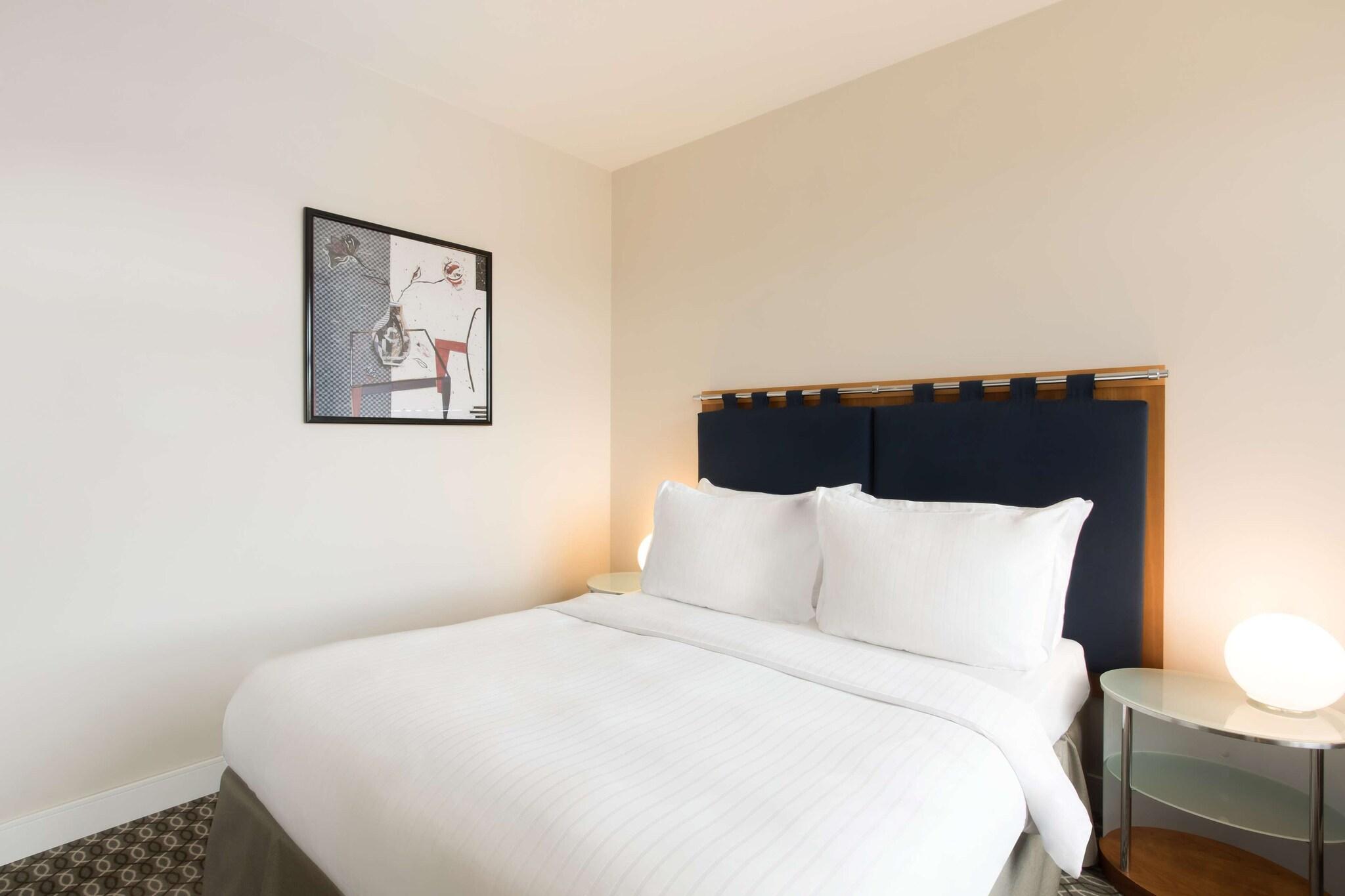 Family Room Queen Size Bed