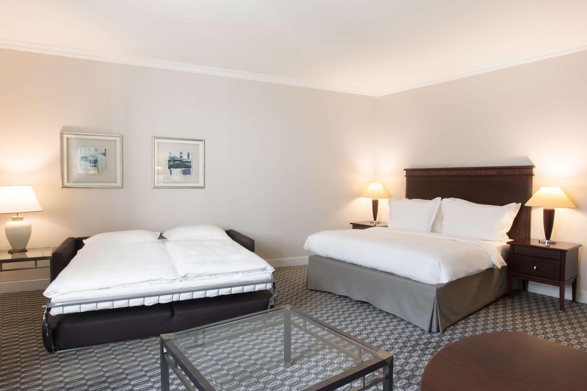 Family Room Queen Size Bed