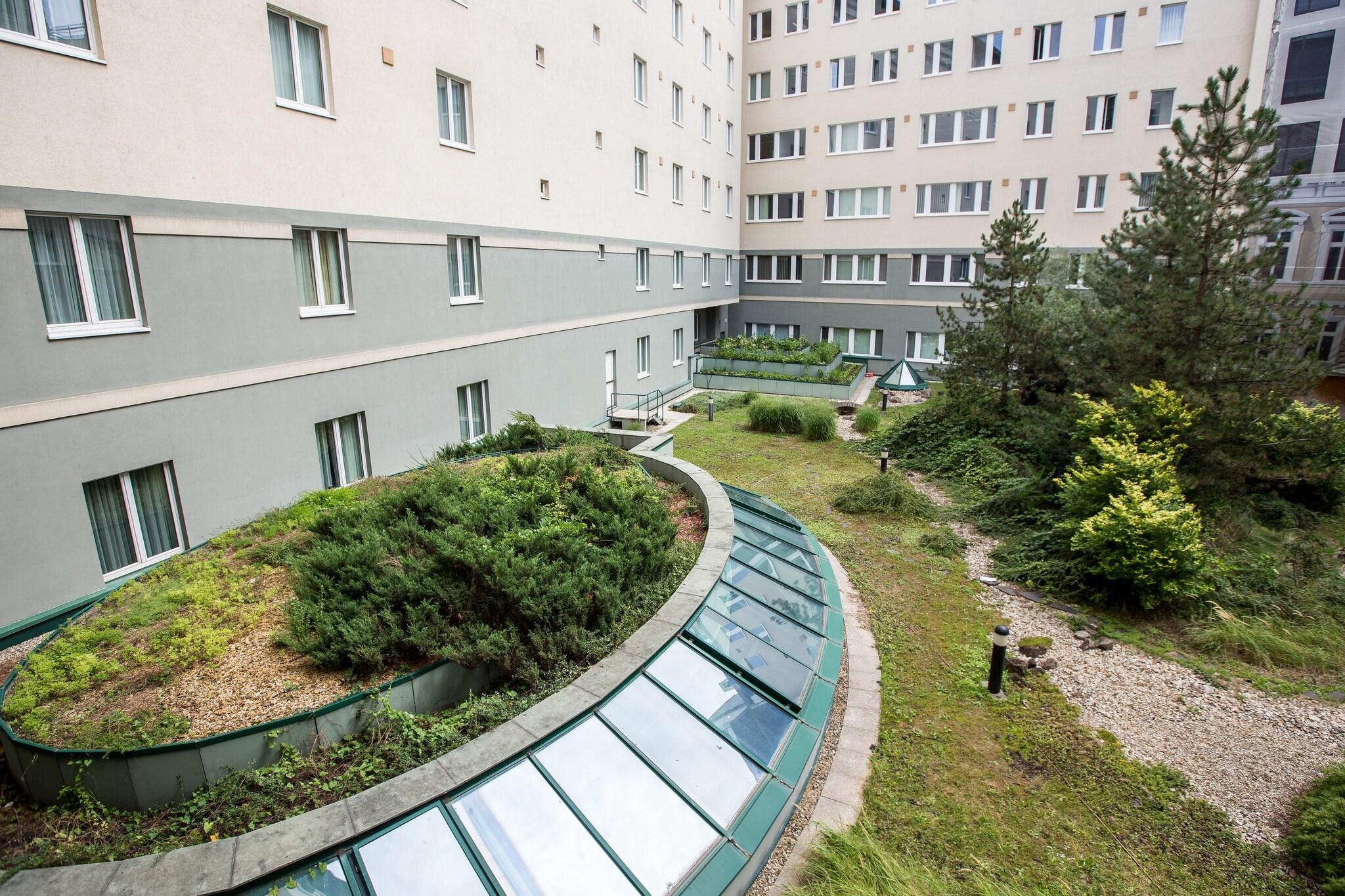 Family Room Queen Size Bed