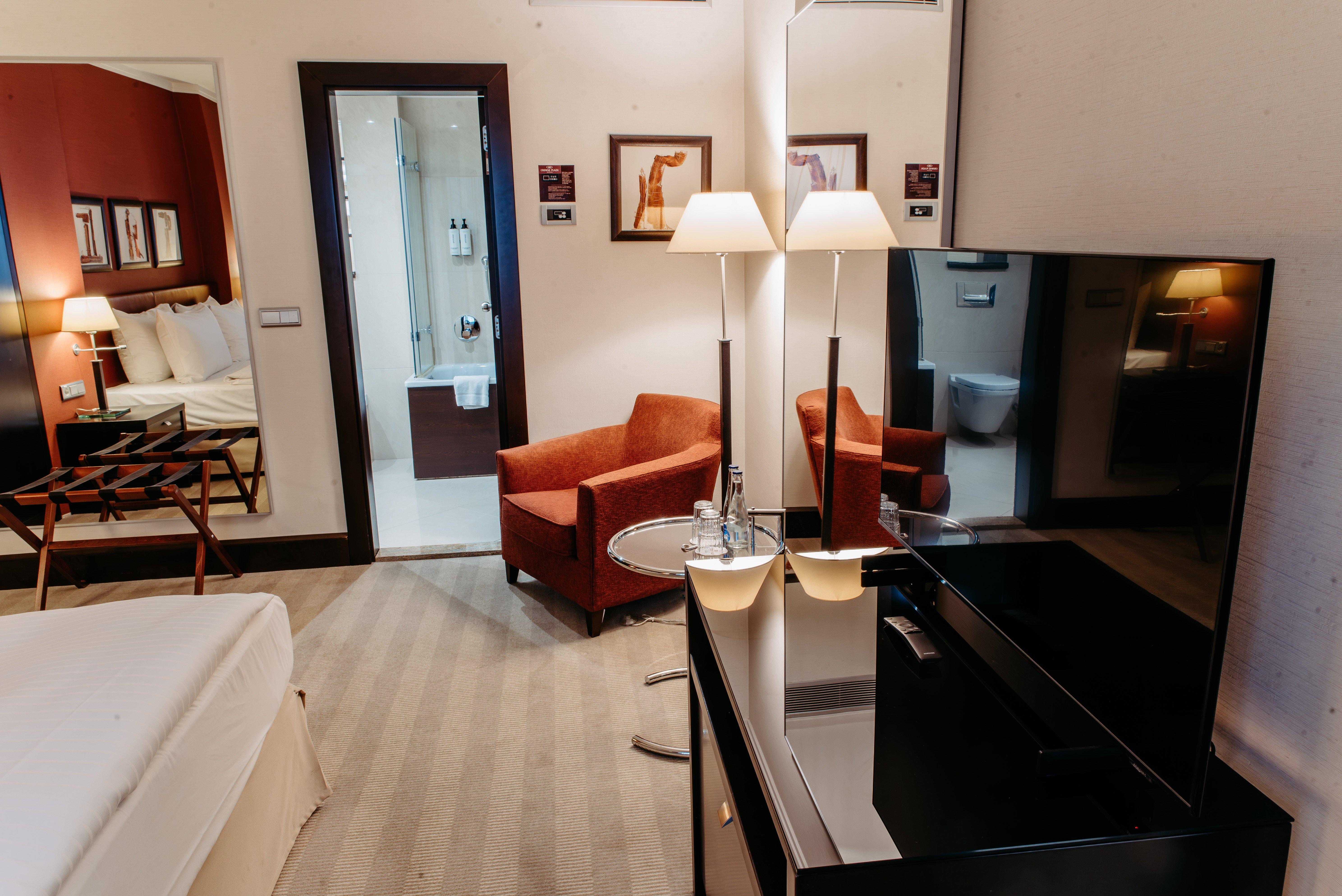 Suite Business King Bed