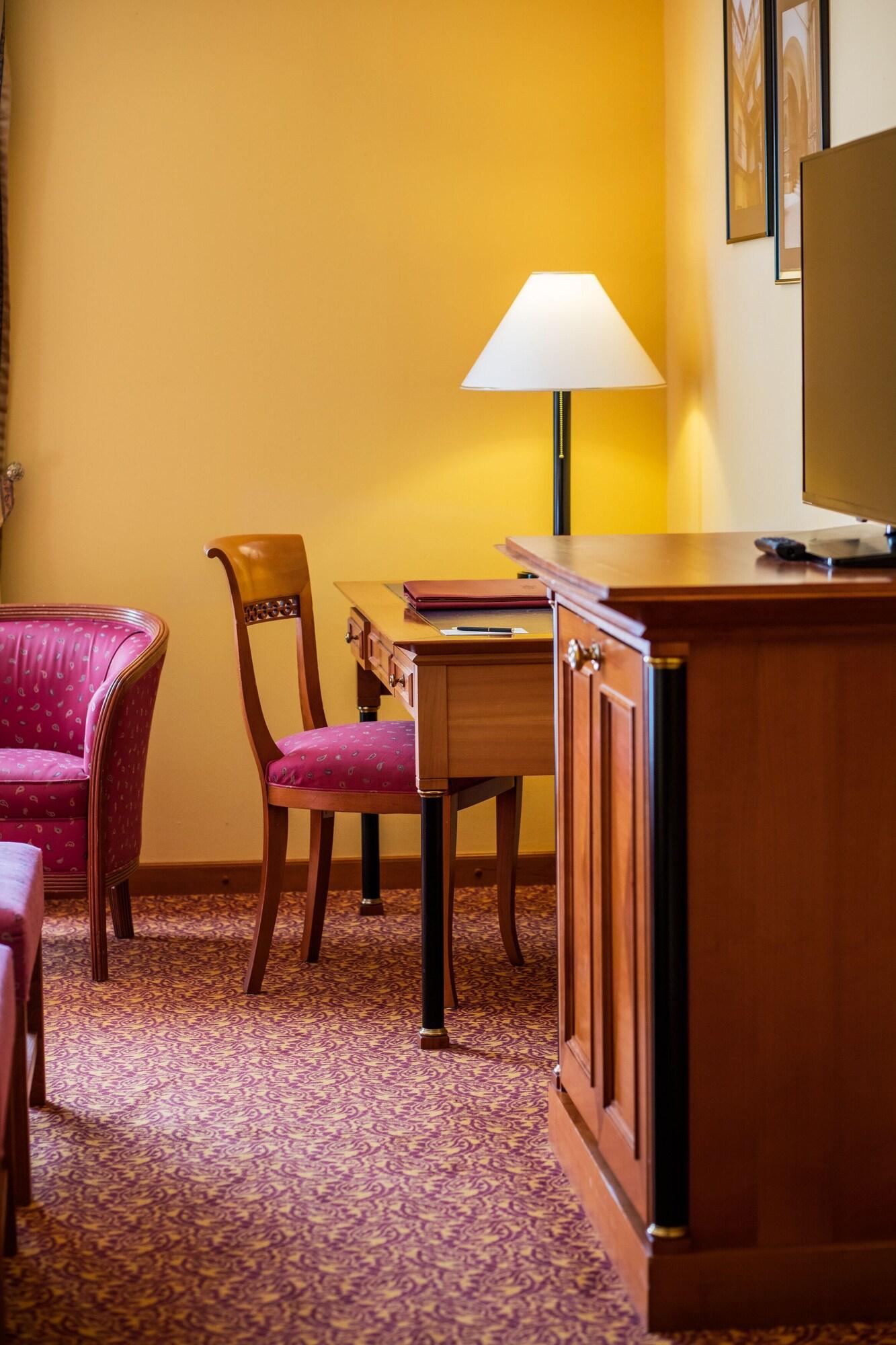 Double Queen Size Bed