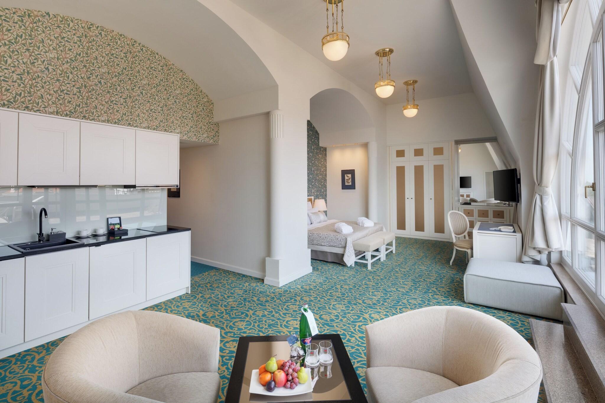 Suite Queen Size Bed