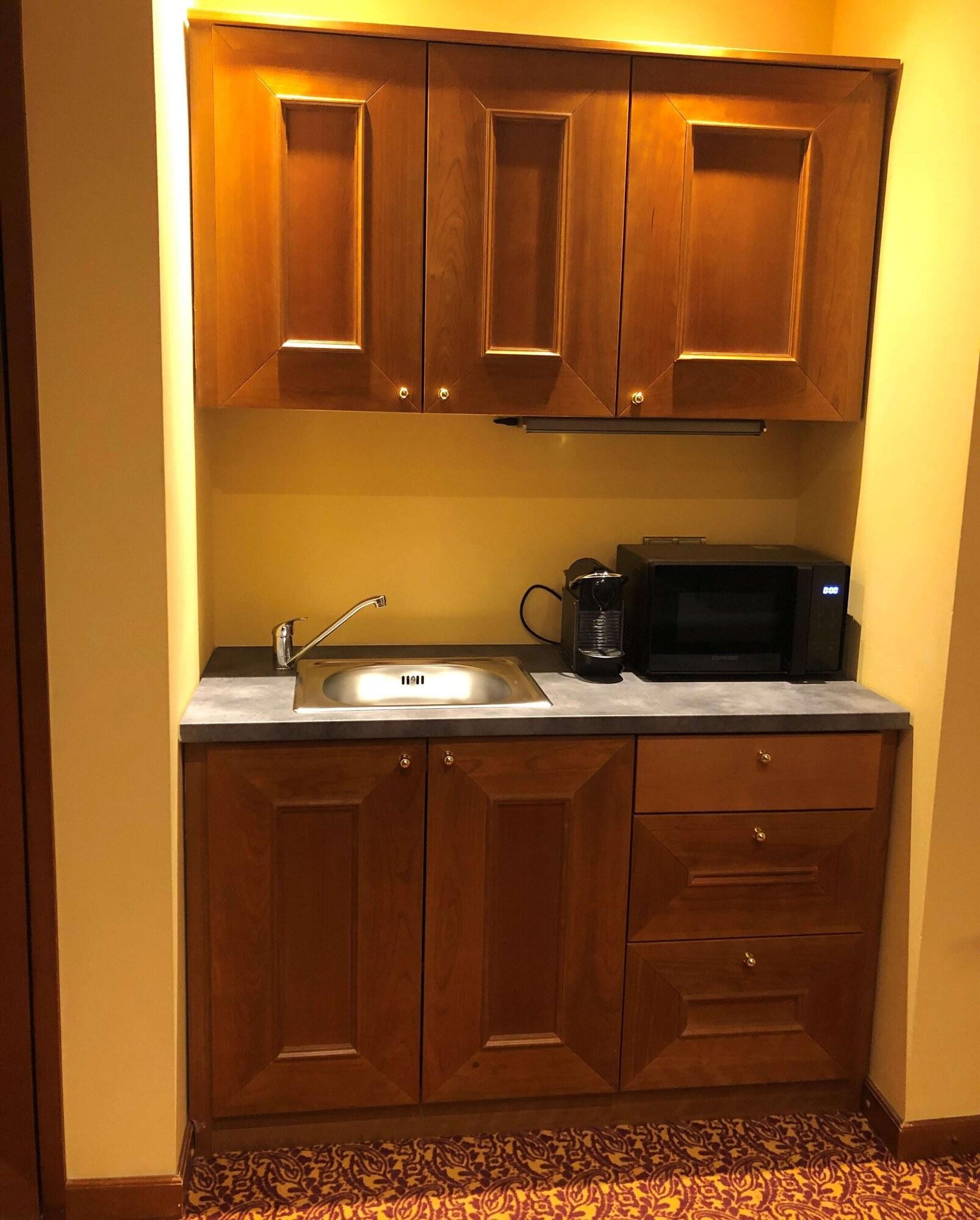 Family Room King Size Bed