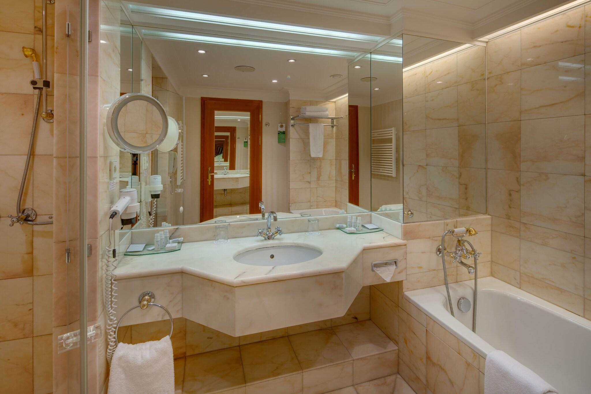 Double Queen Size Bed