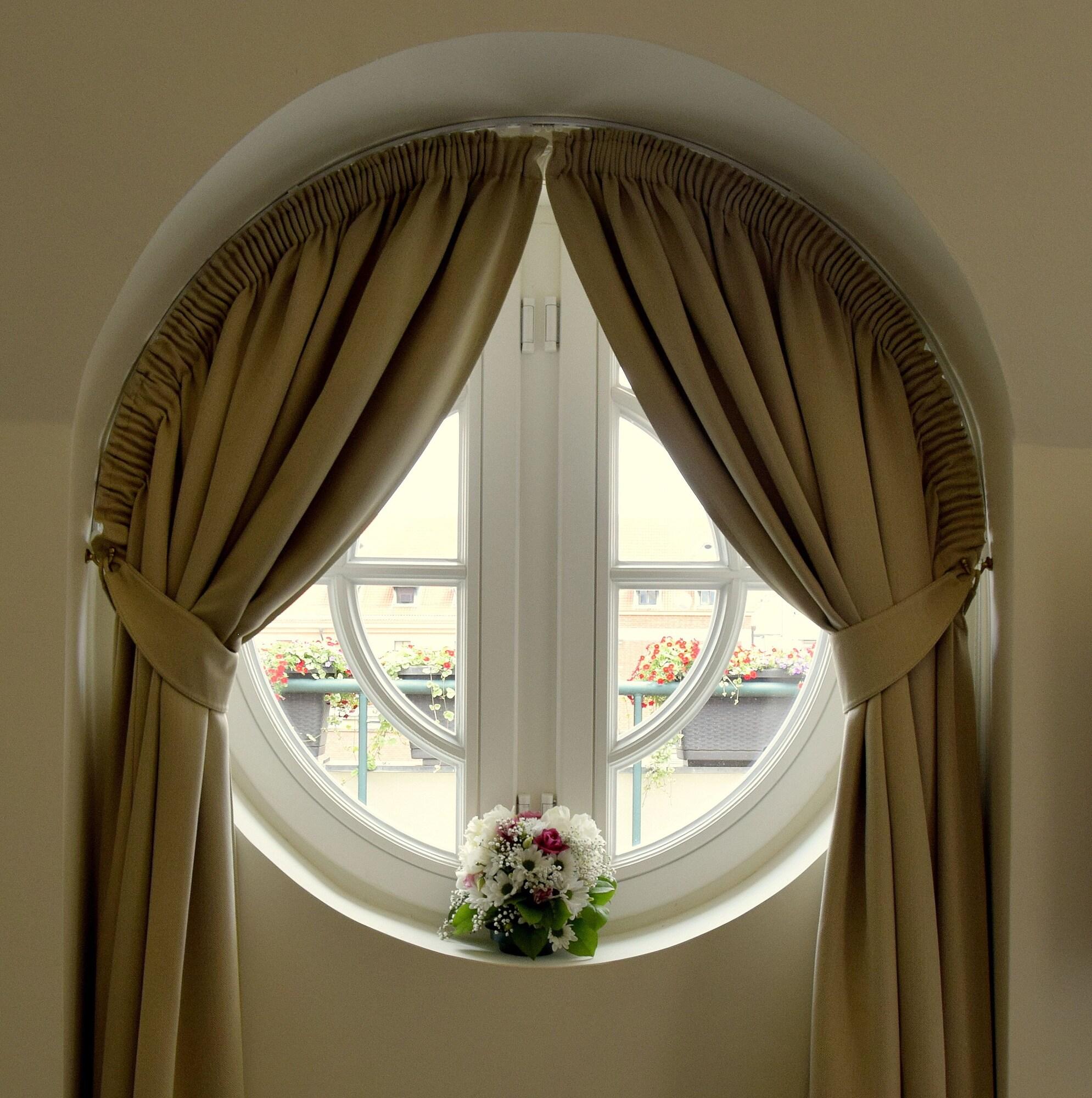 Suite Queen Size Bed