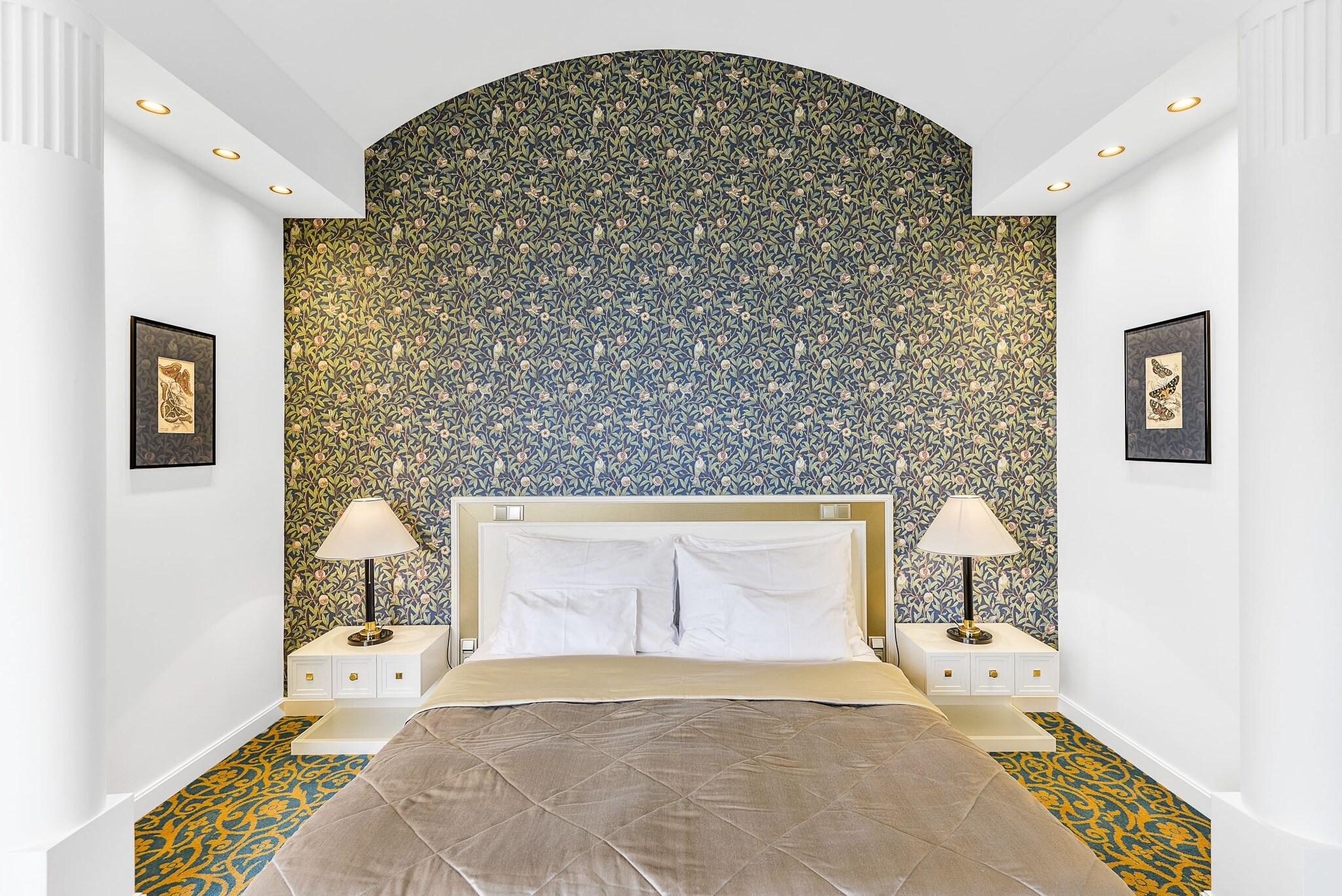 Suite Queen Size Bed