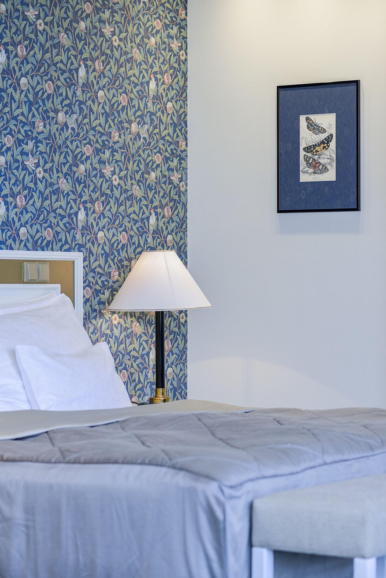 Suite Queen Size Bed