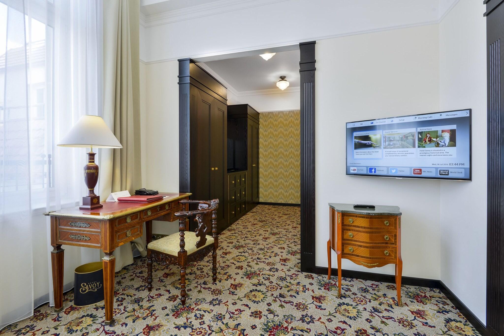 Junior Suite King Size Bed