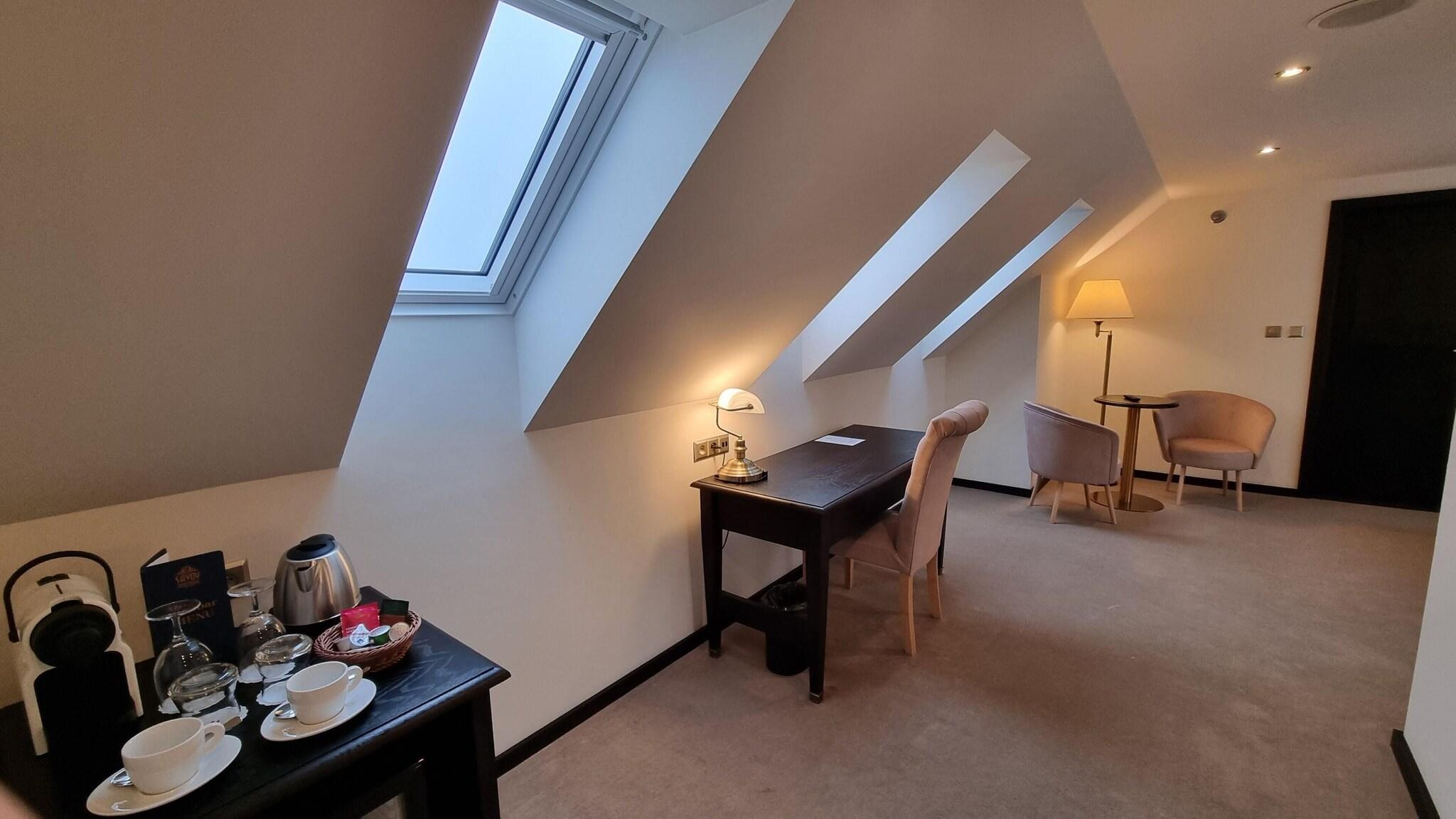 Double Queen Size Bed