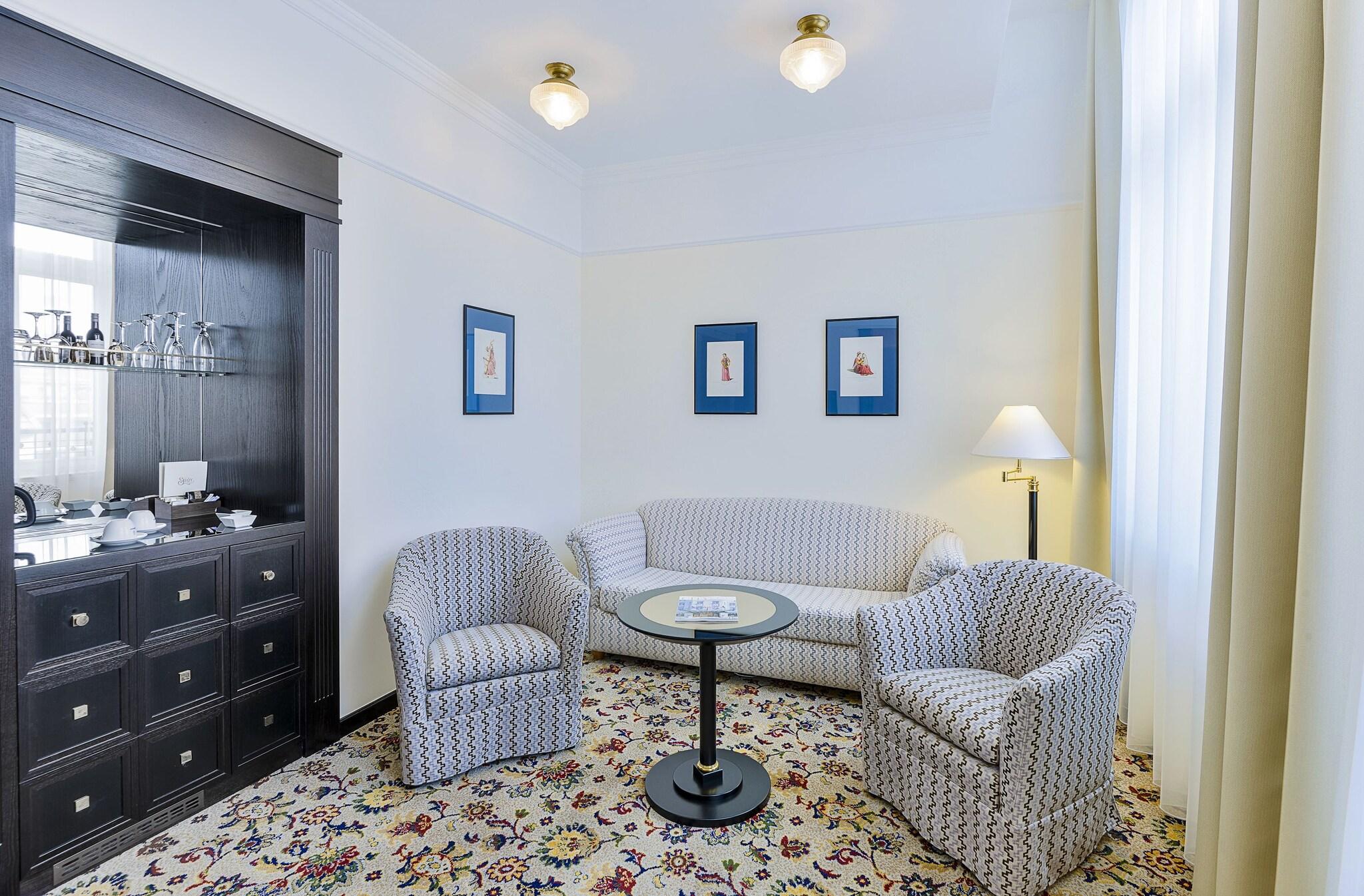 Junior Suite King Size Bed