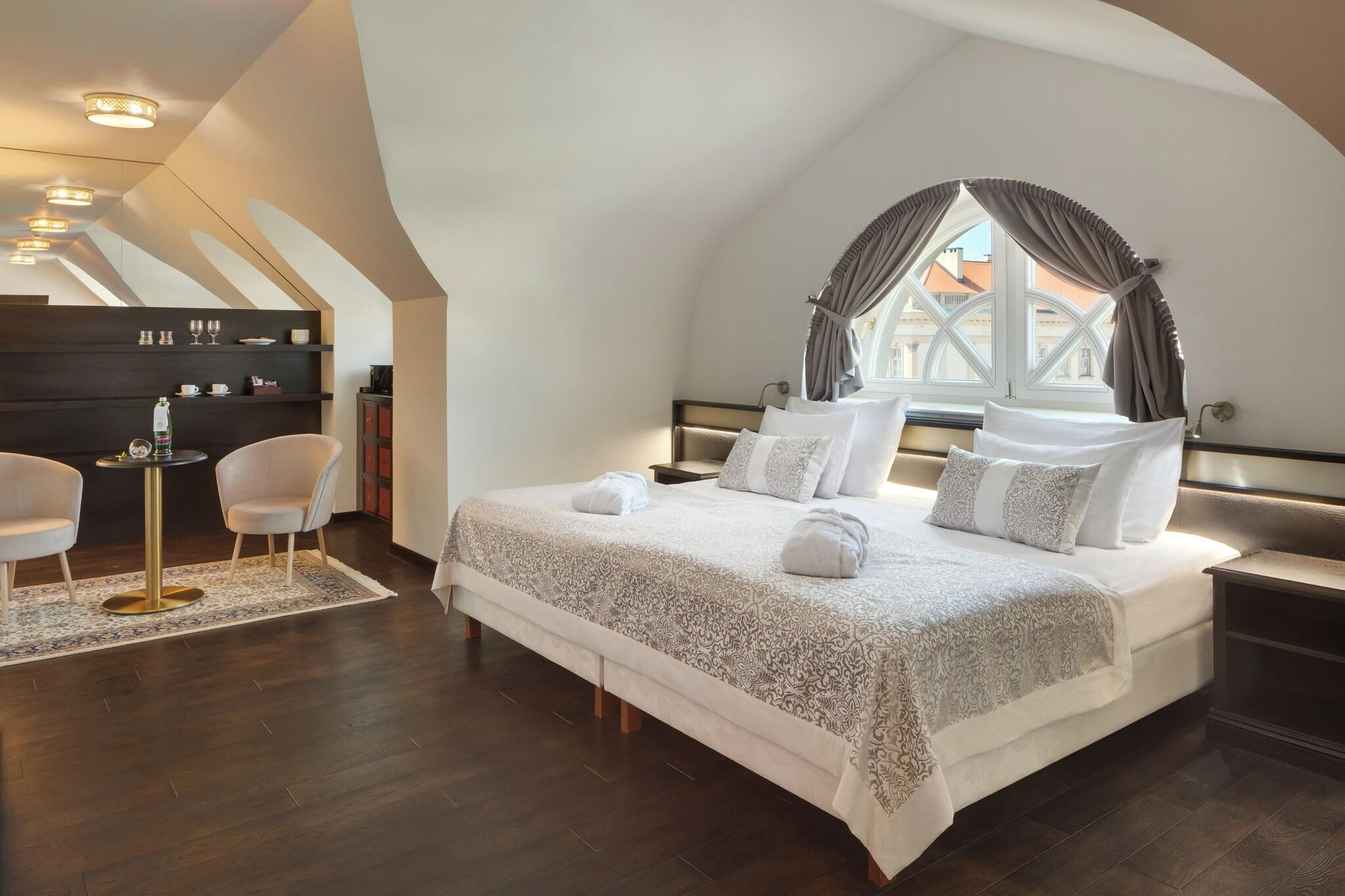 Junior Suite King Size Bed