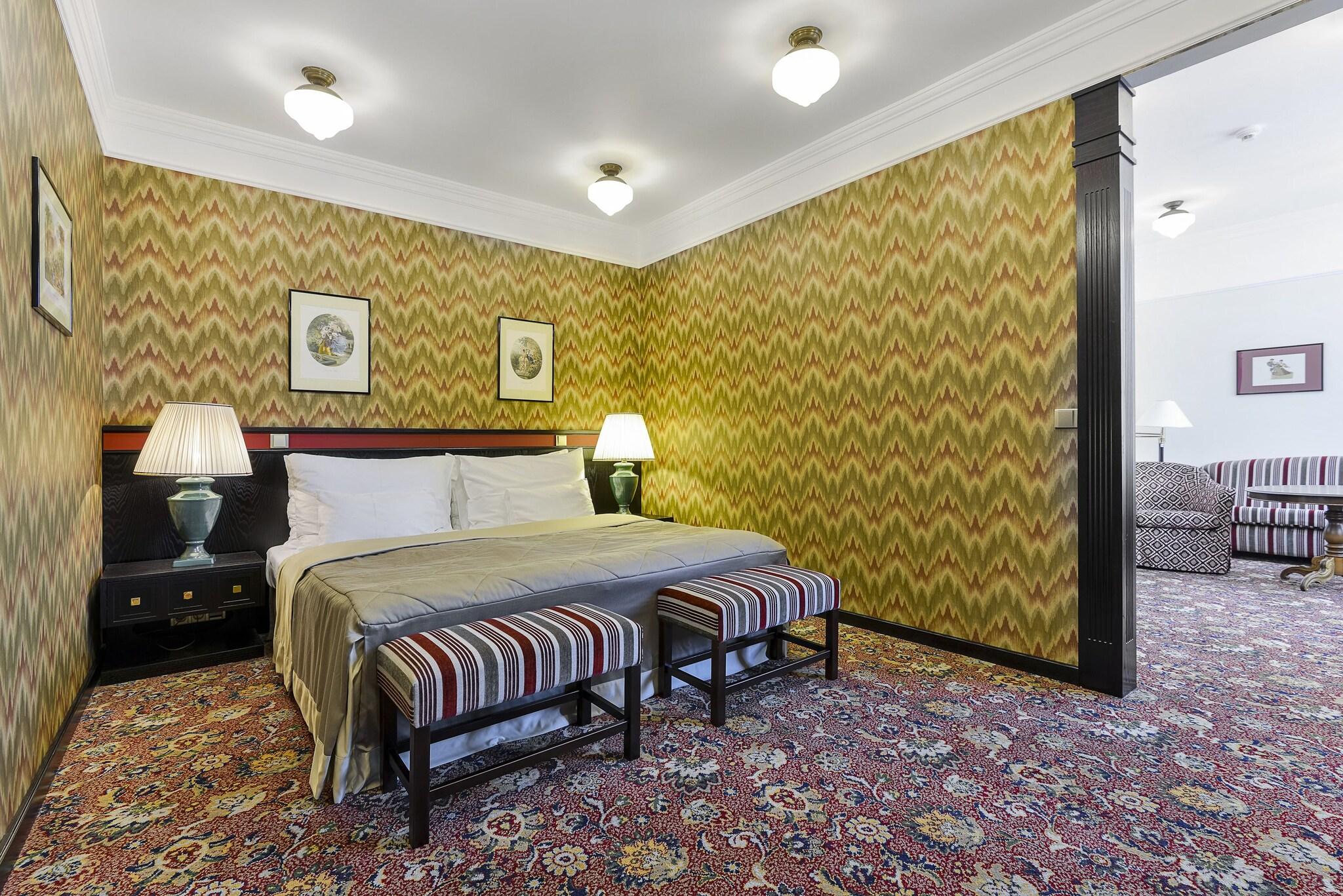 Junior Suite King Size Bed