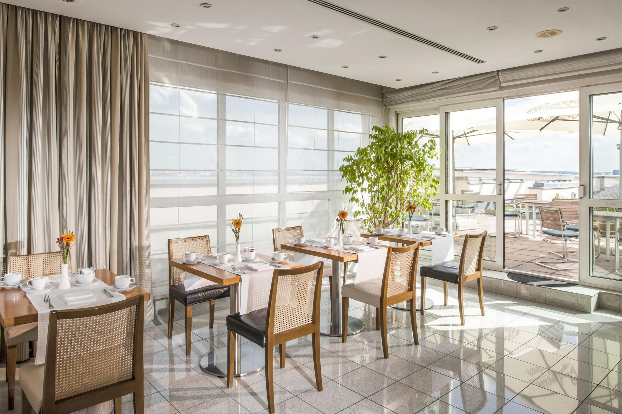 Junior Suite Club King Bed