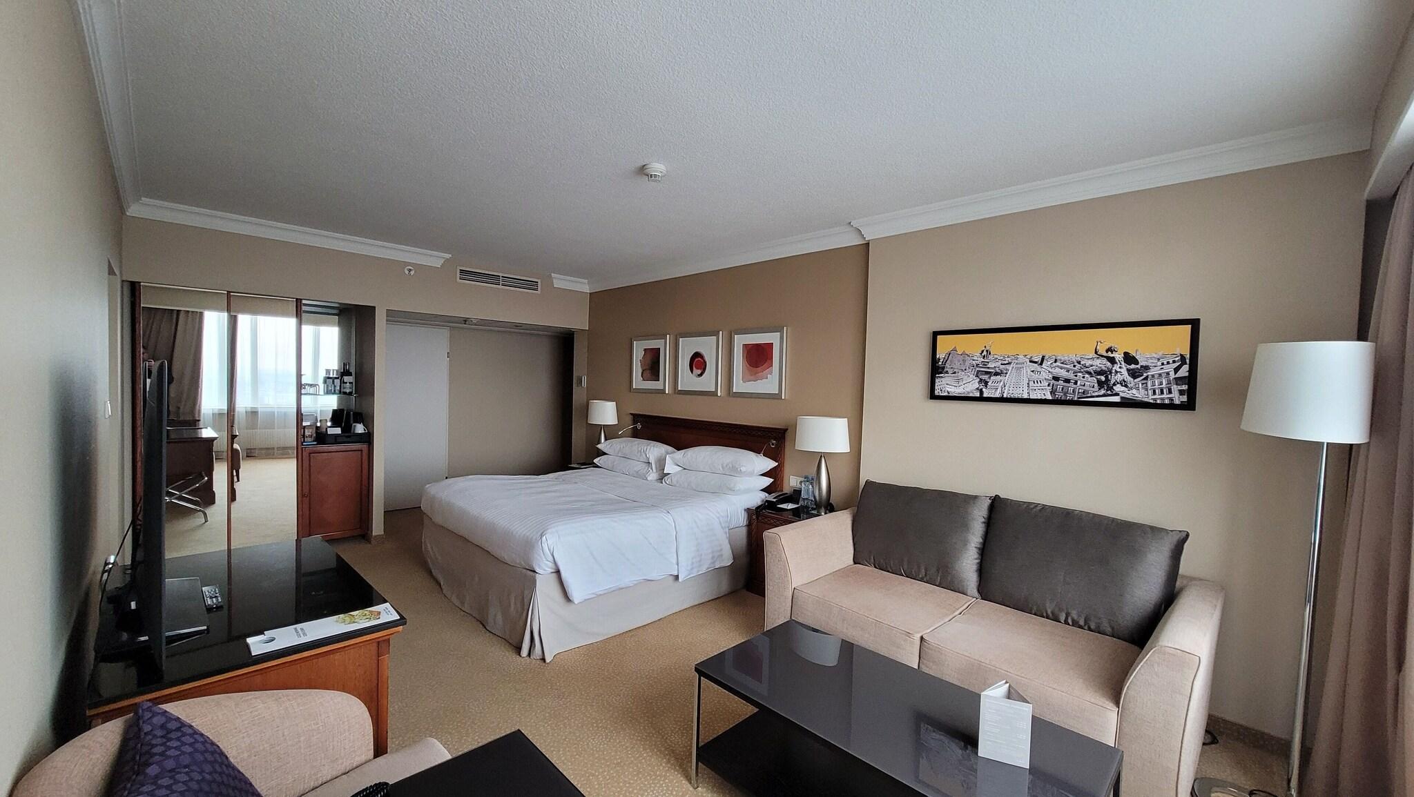 Junior Suite King Size Bed