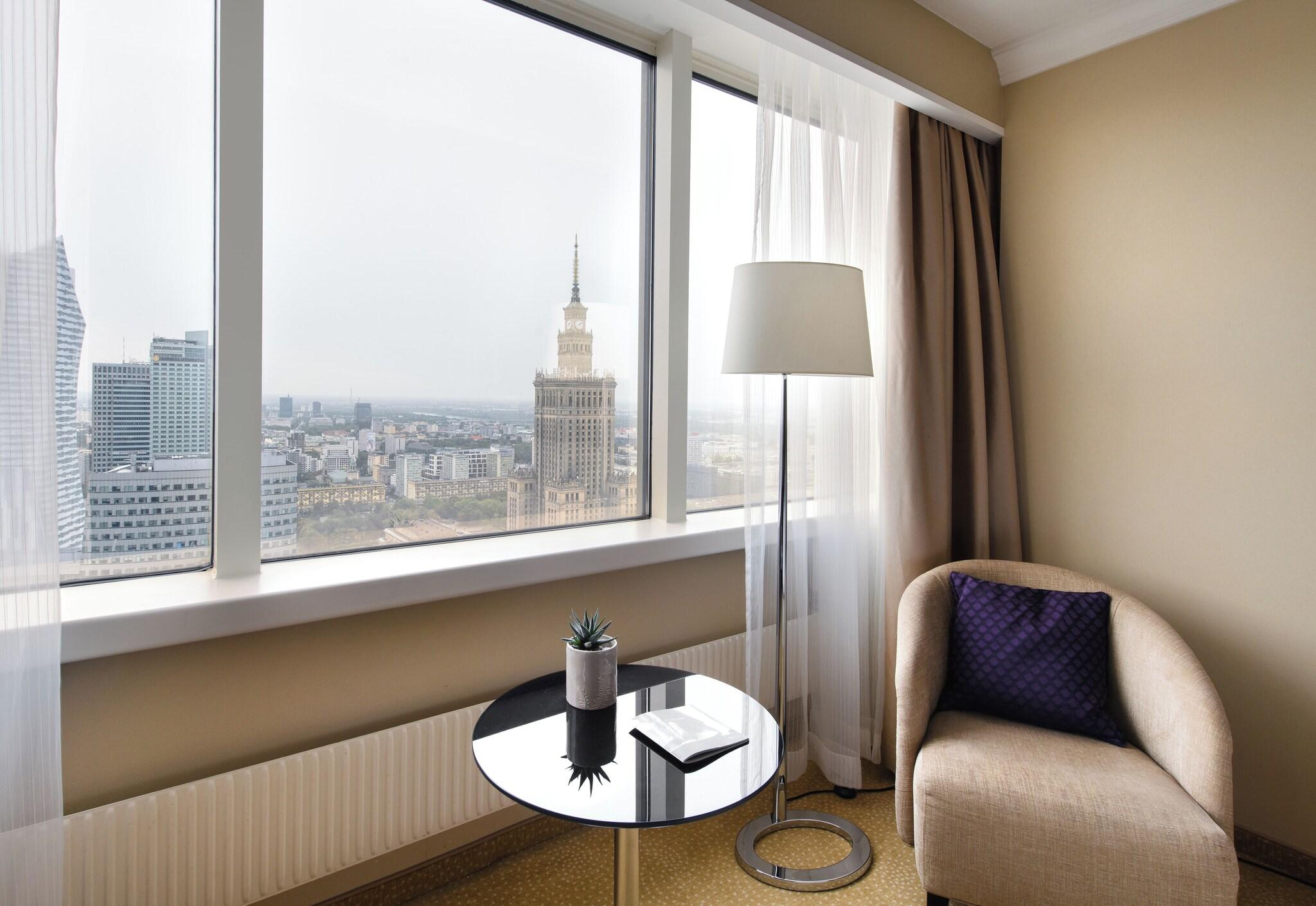 Suite Business King Bed