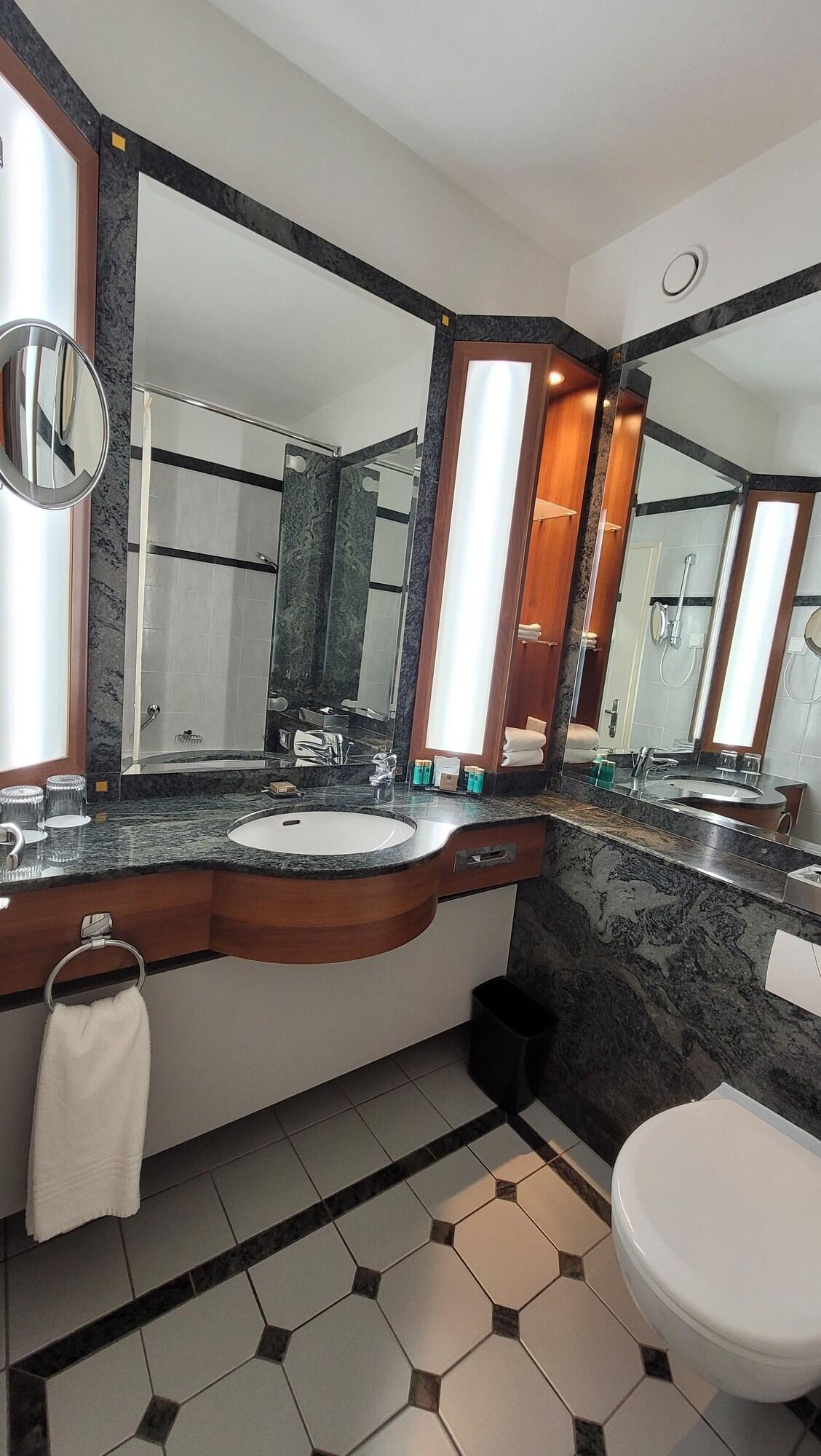 Twin Deluxe Two Double Beds