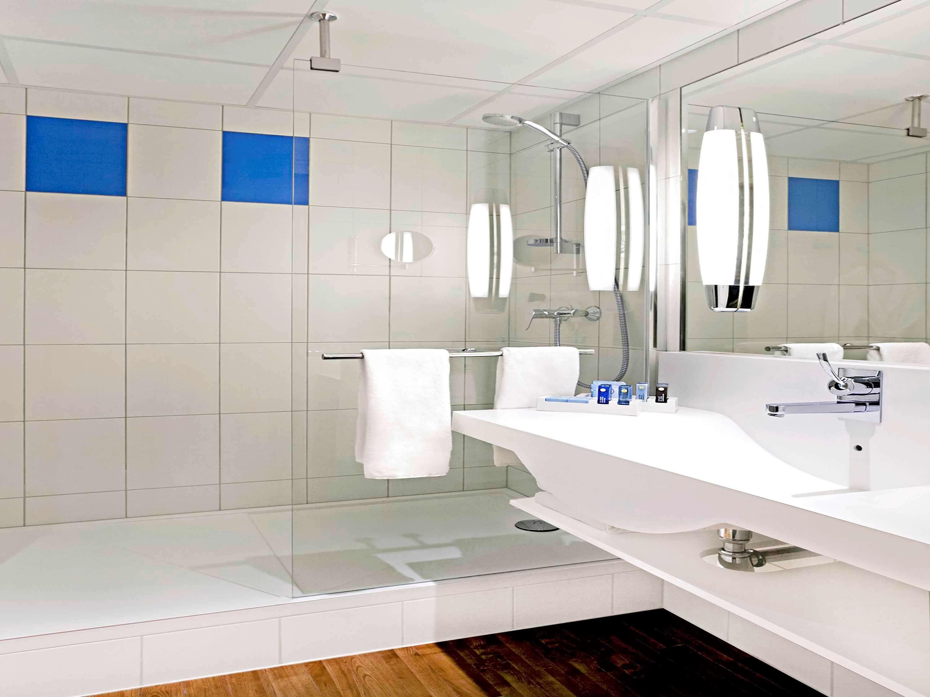 Double Queen Size Bed