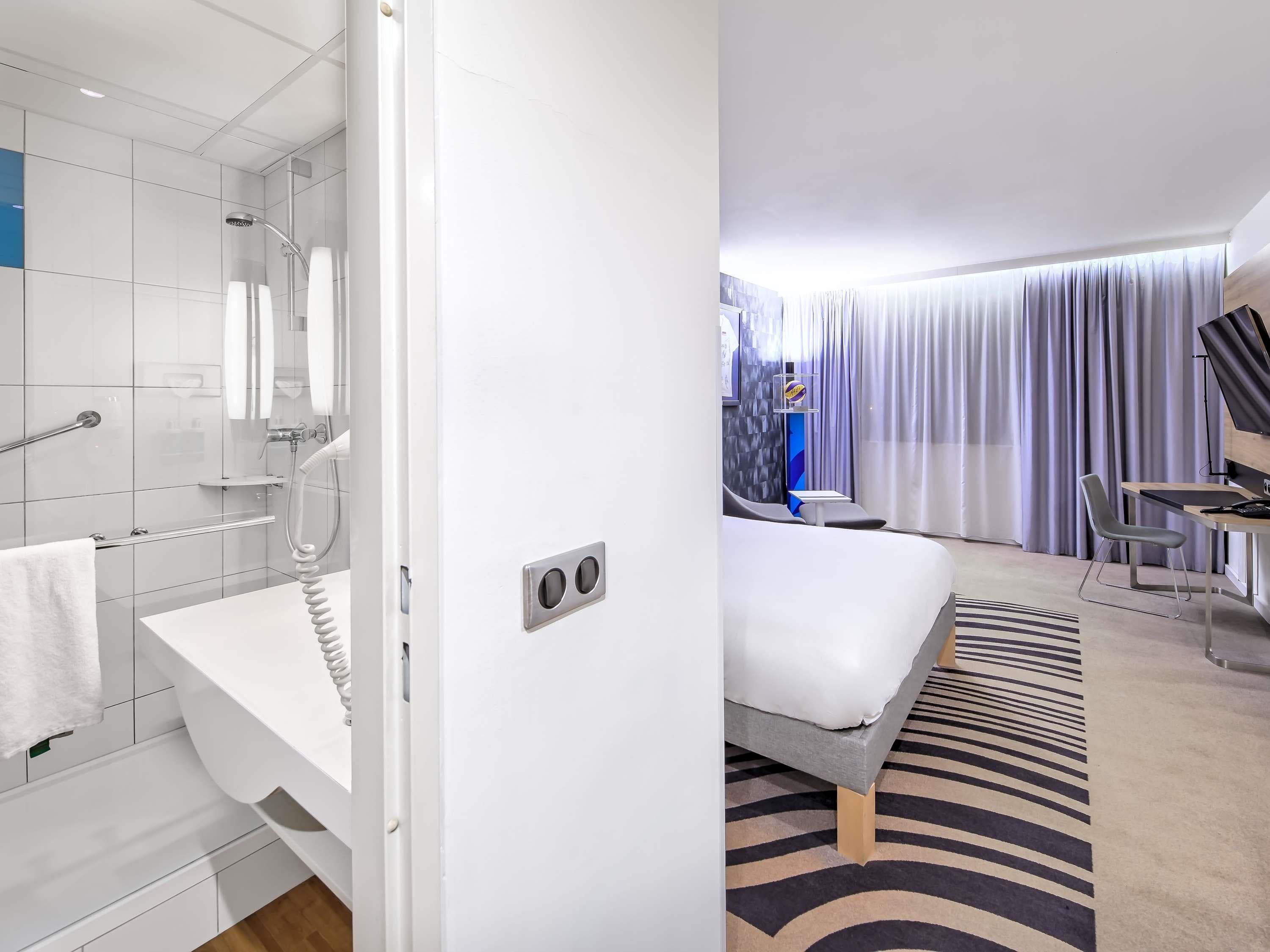 Double Queen Size Bed