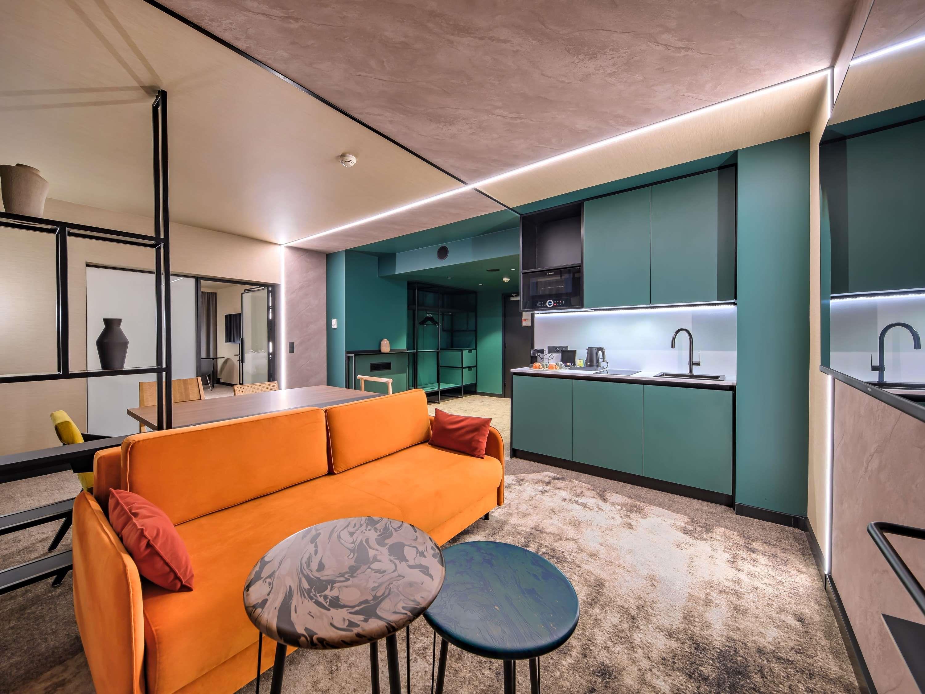 Junior Suite Queen Size Bed