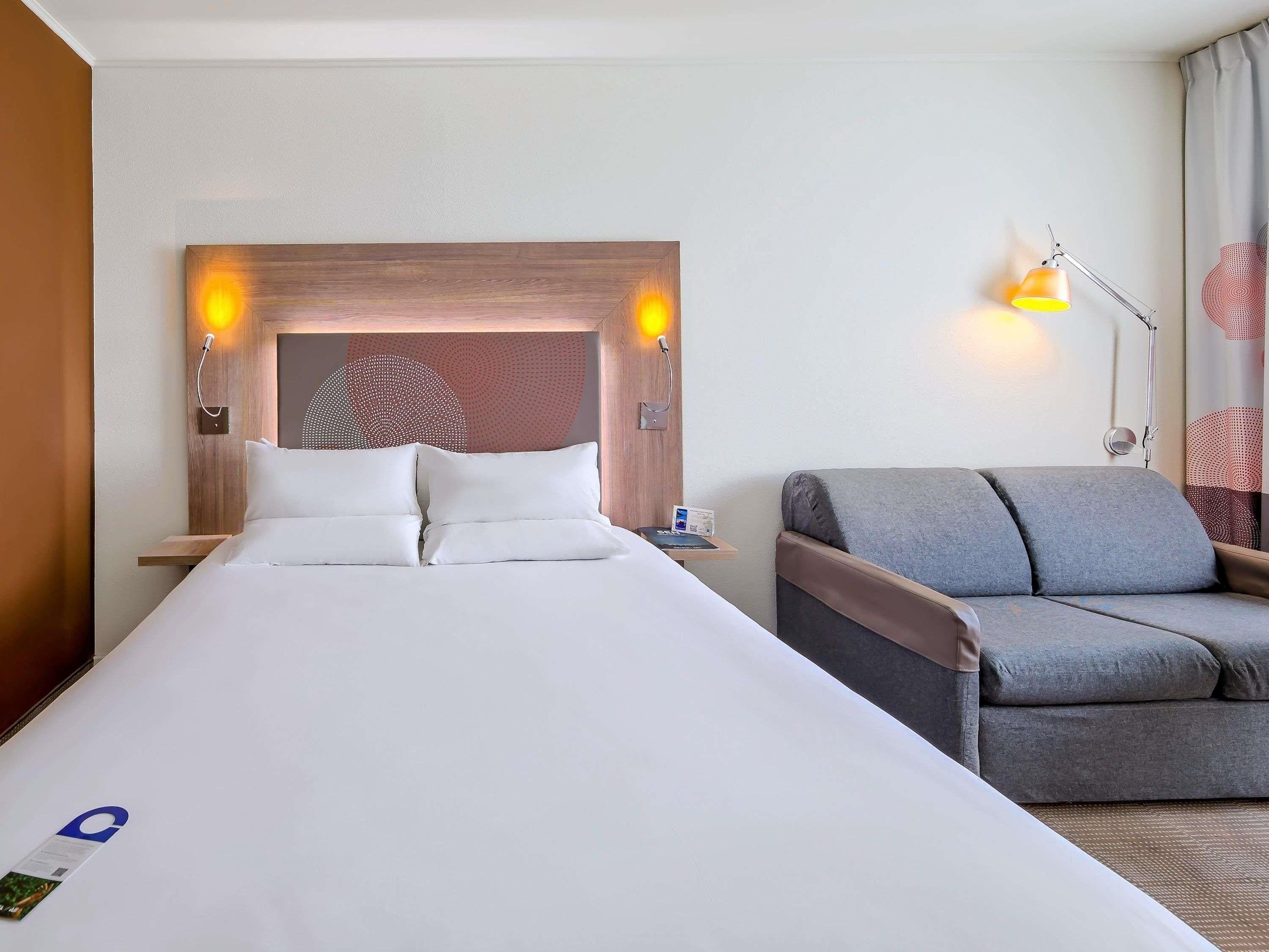 Double Queen Size Bed