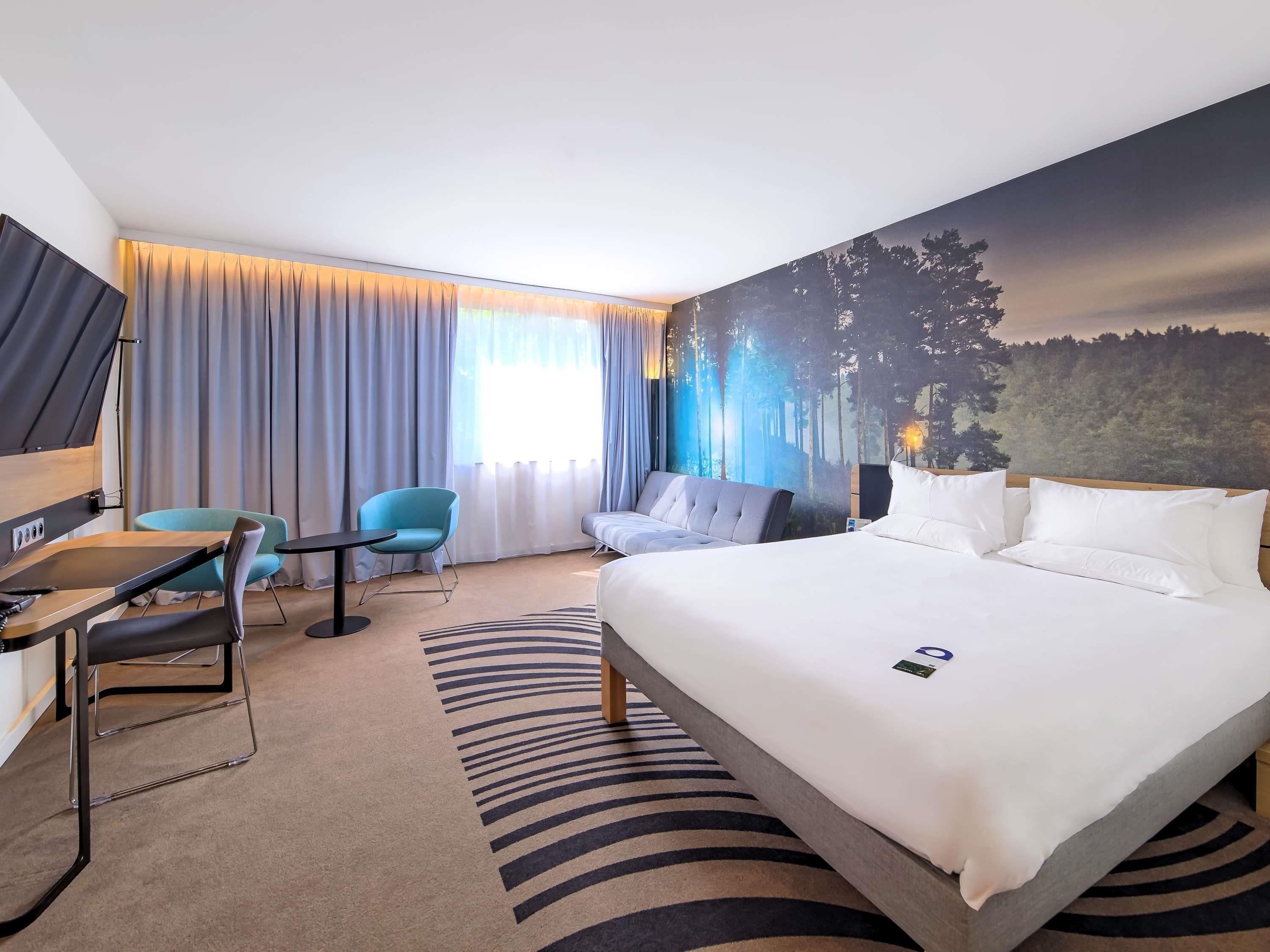 Double Queen Size Bed