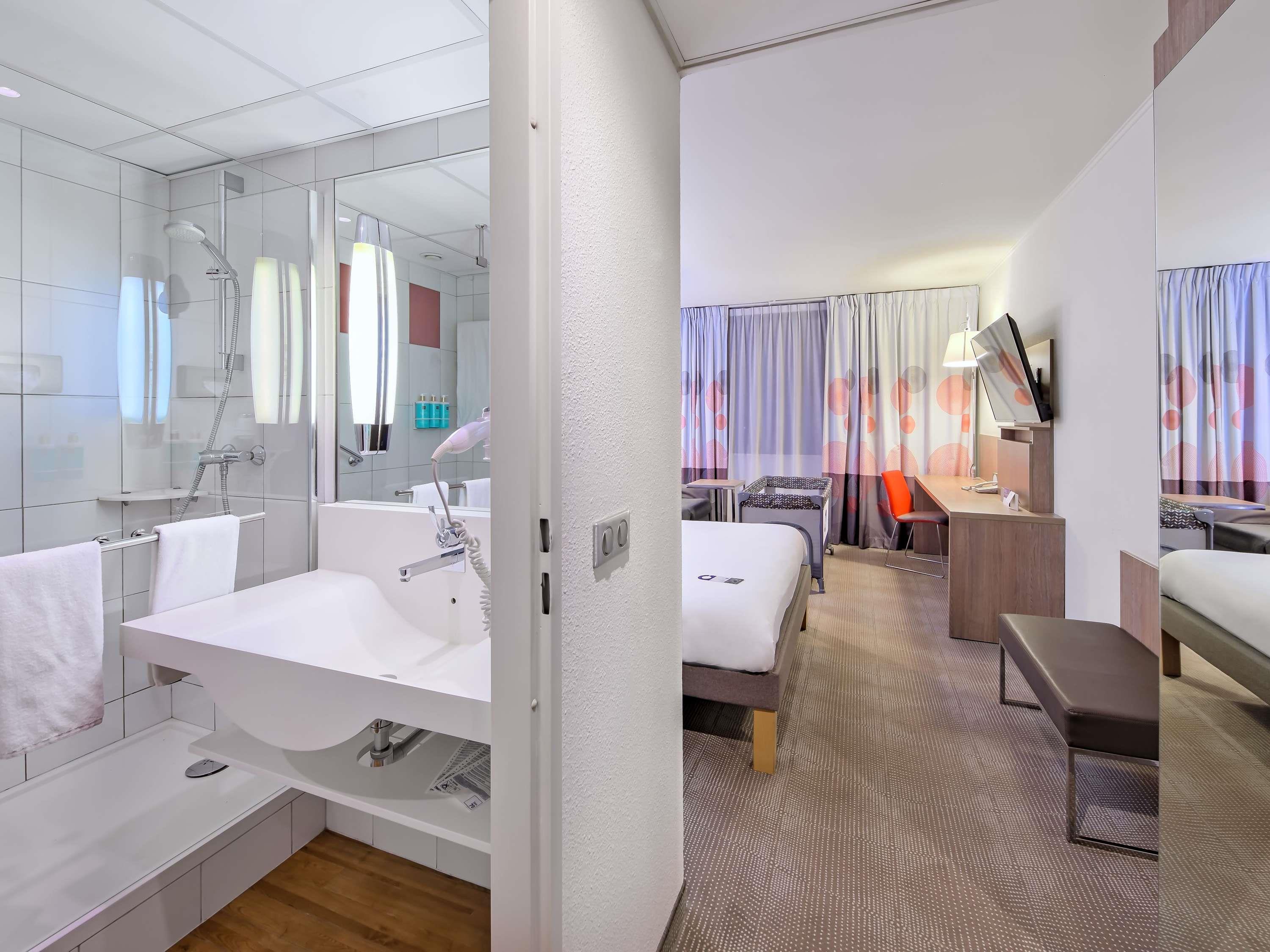 Double Queen Size Bed