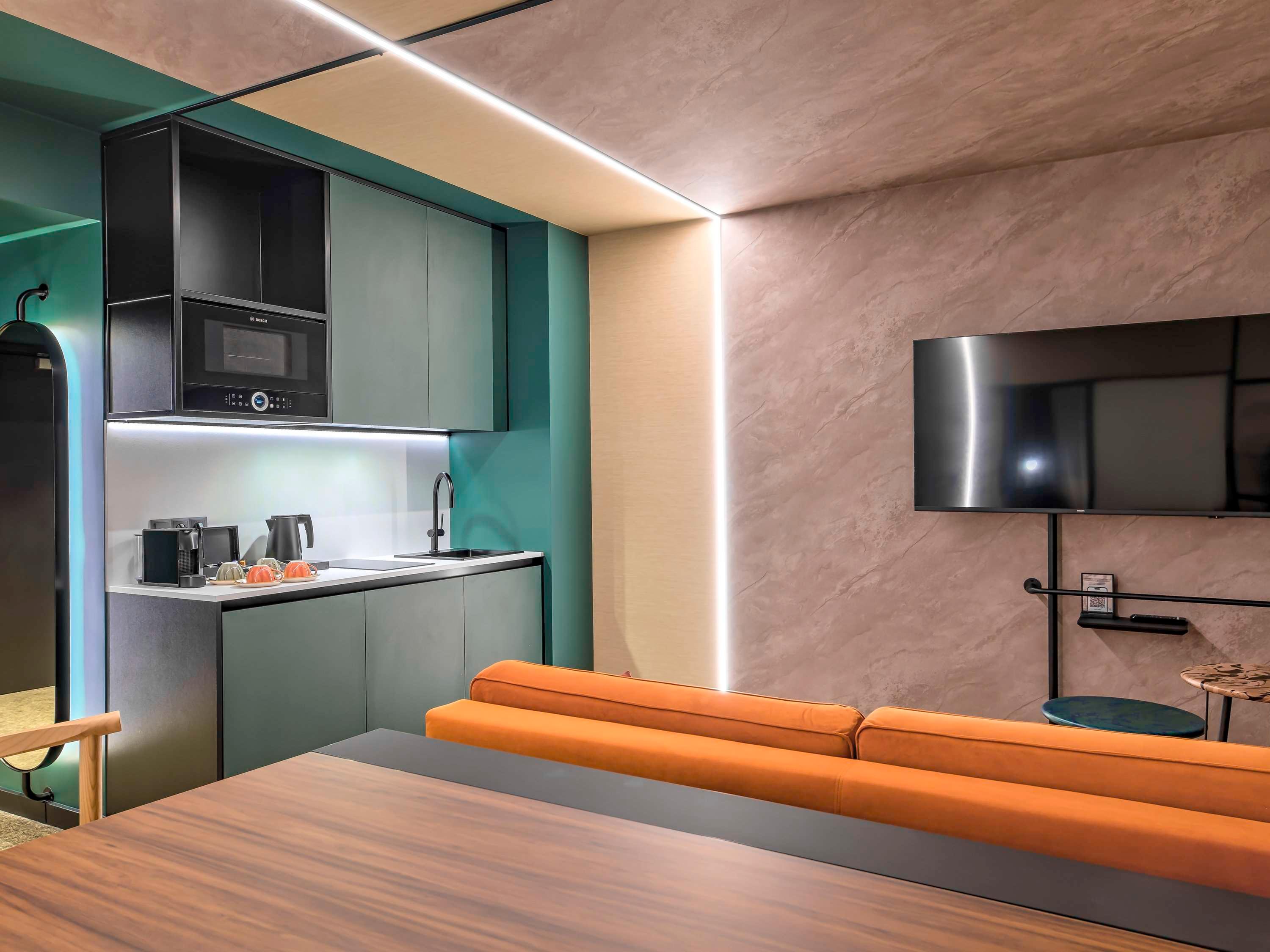 Junior Suite Queen Size Bed