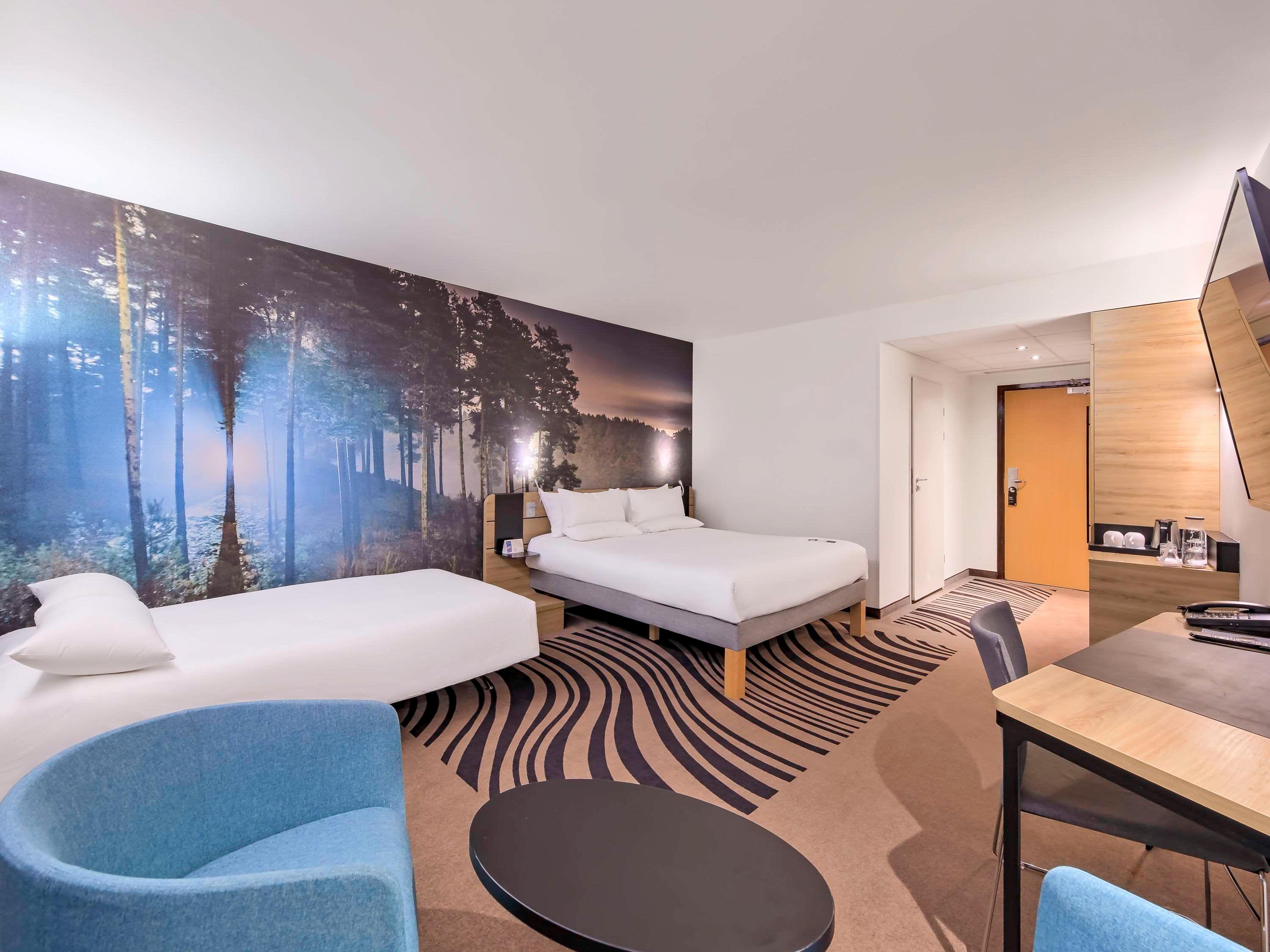 Double Queen Size Bed