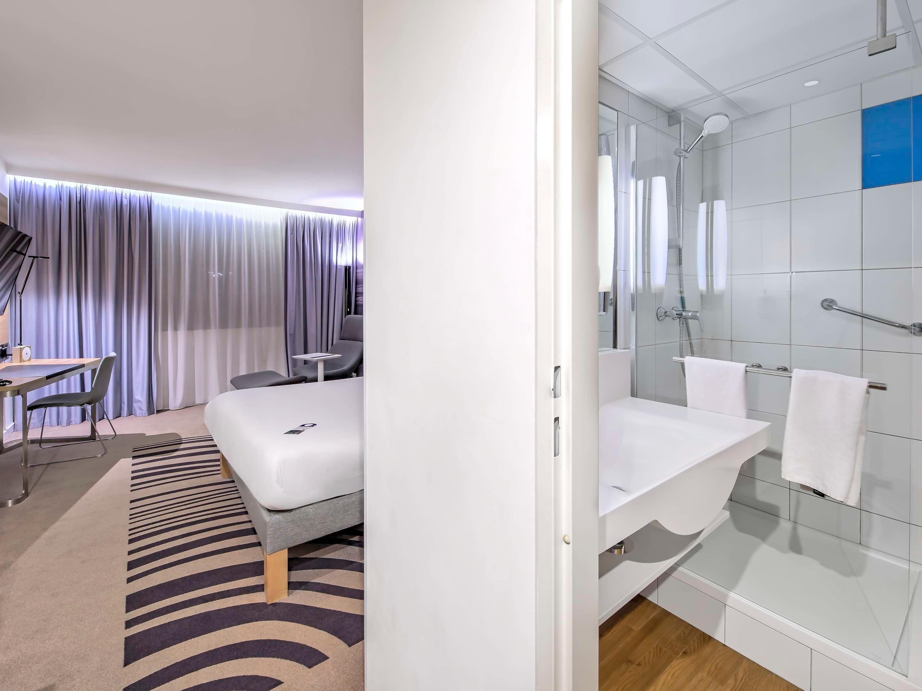 Double Queen Size Bed