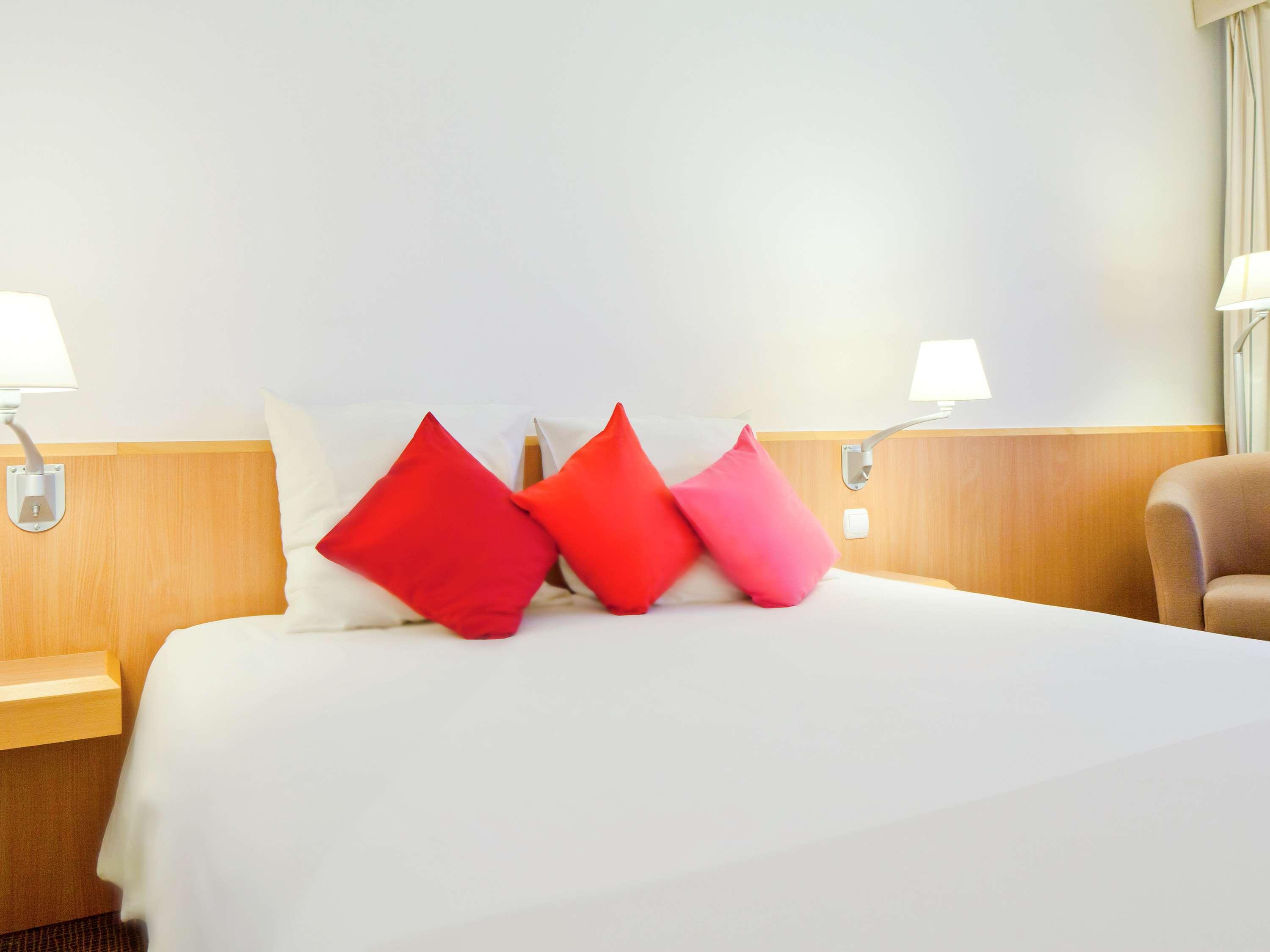 Double Queen Size Bed