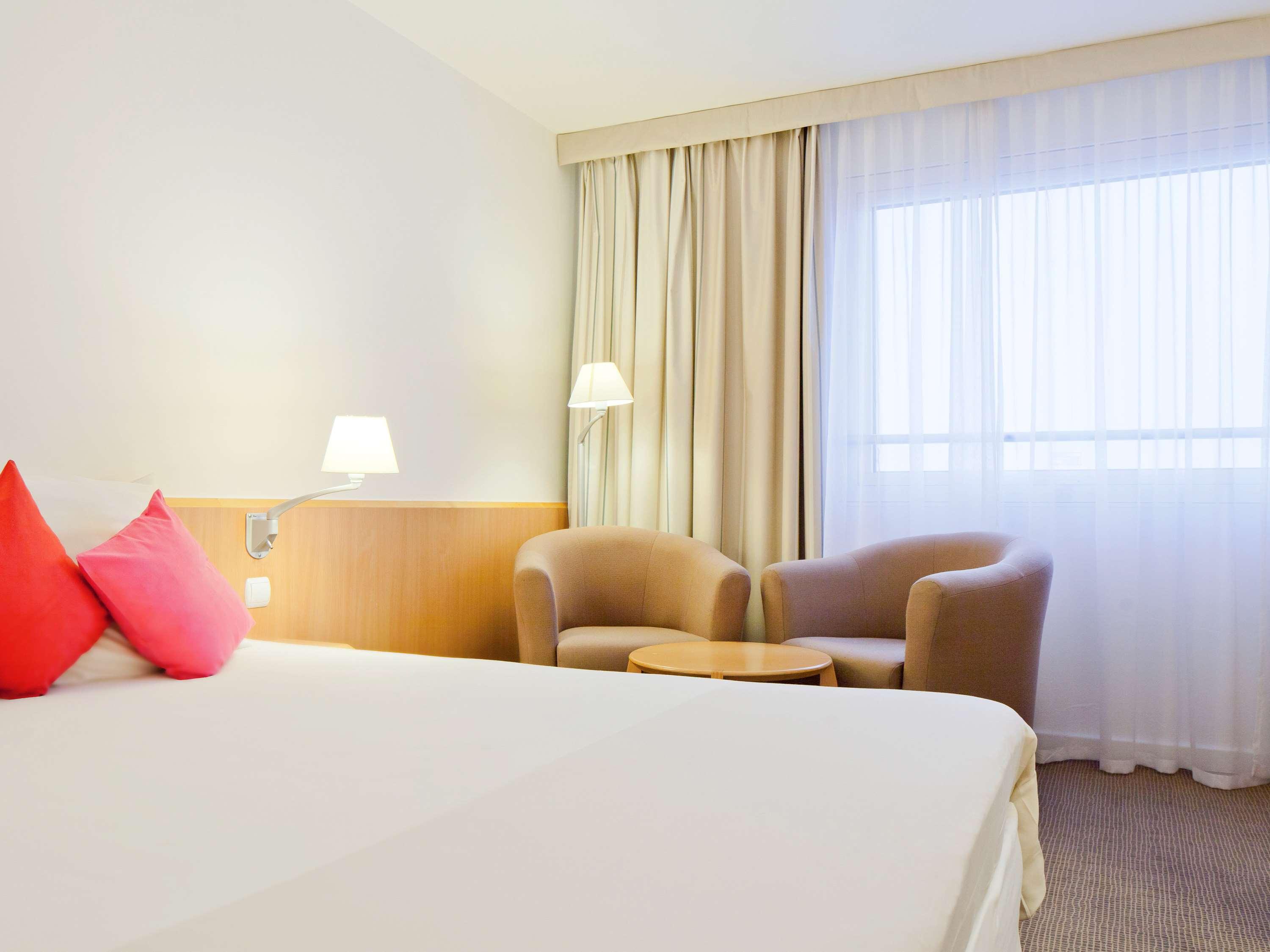 Double Queen Size Bed