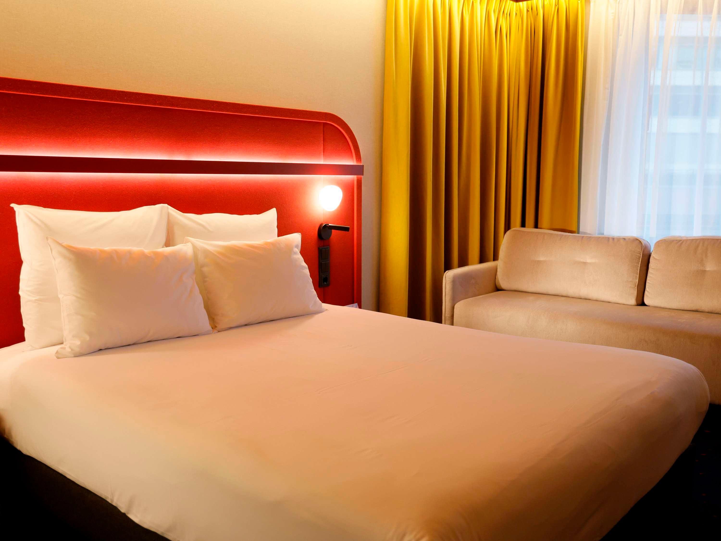 Double Classic Double Bed