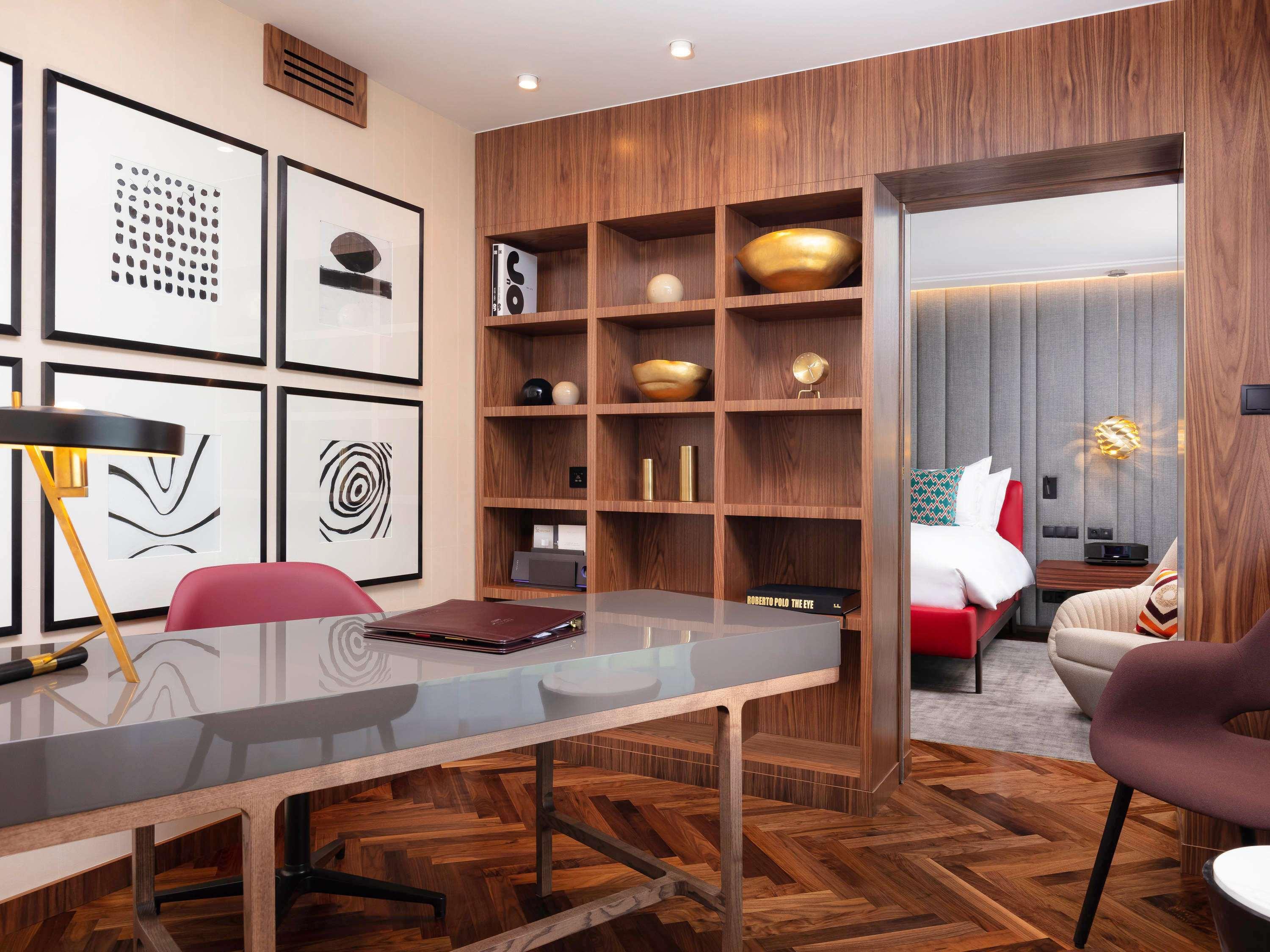 Suite King Bed with Jacuzzi