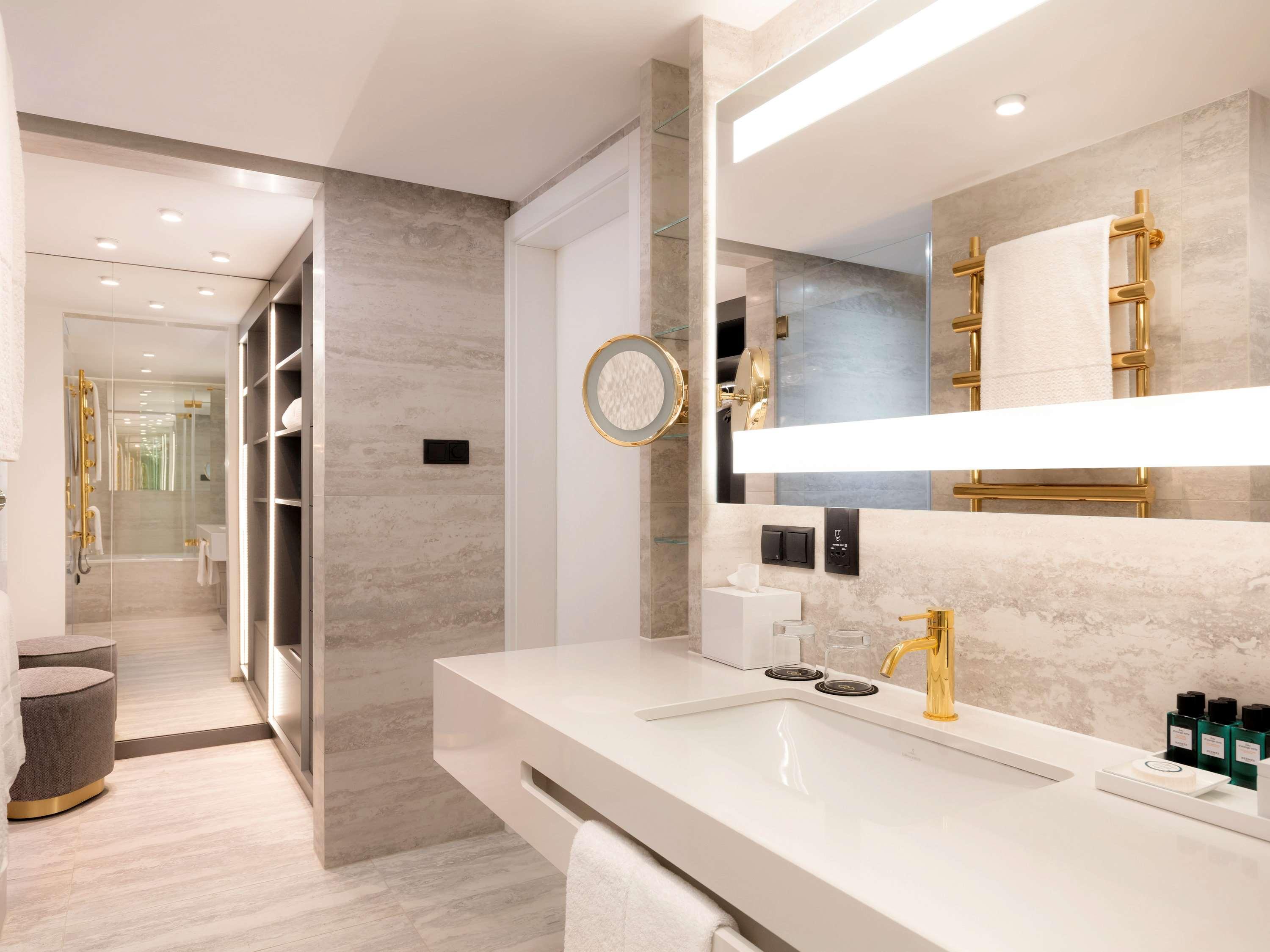 Suite with Kitchenette