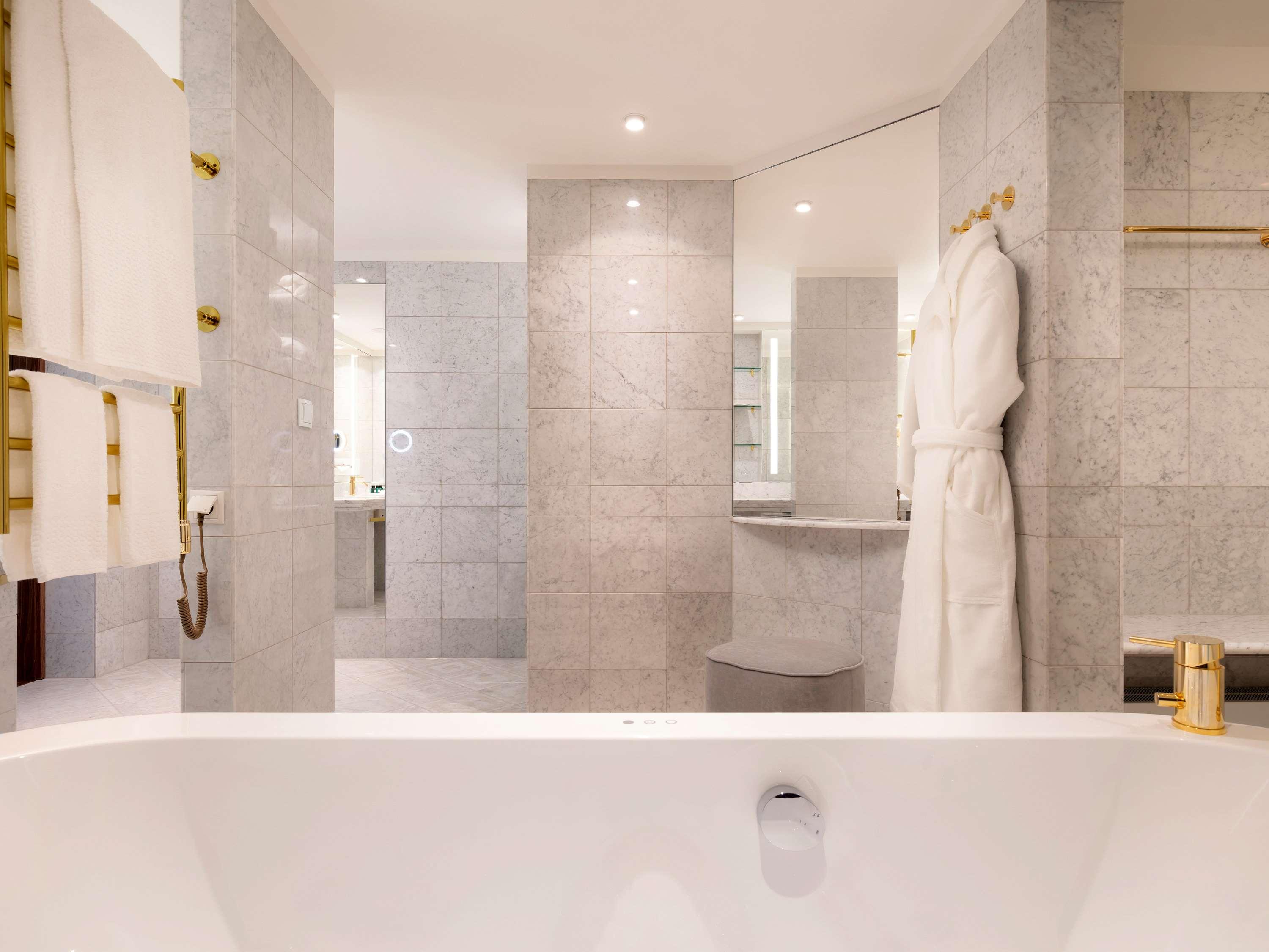 Suite King Bed with Jacuzzi