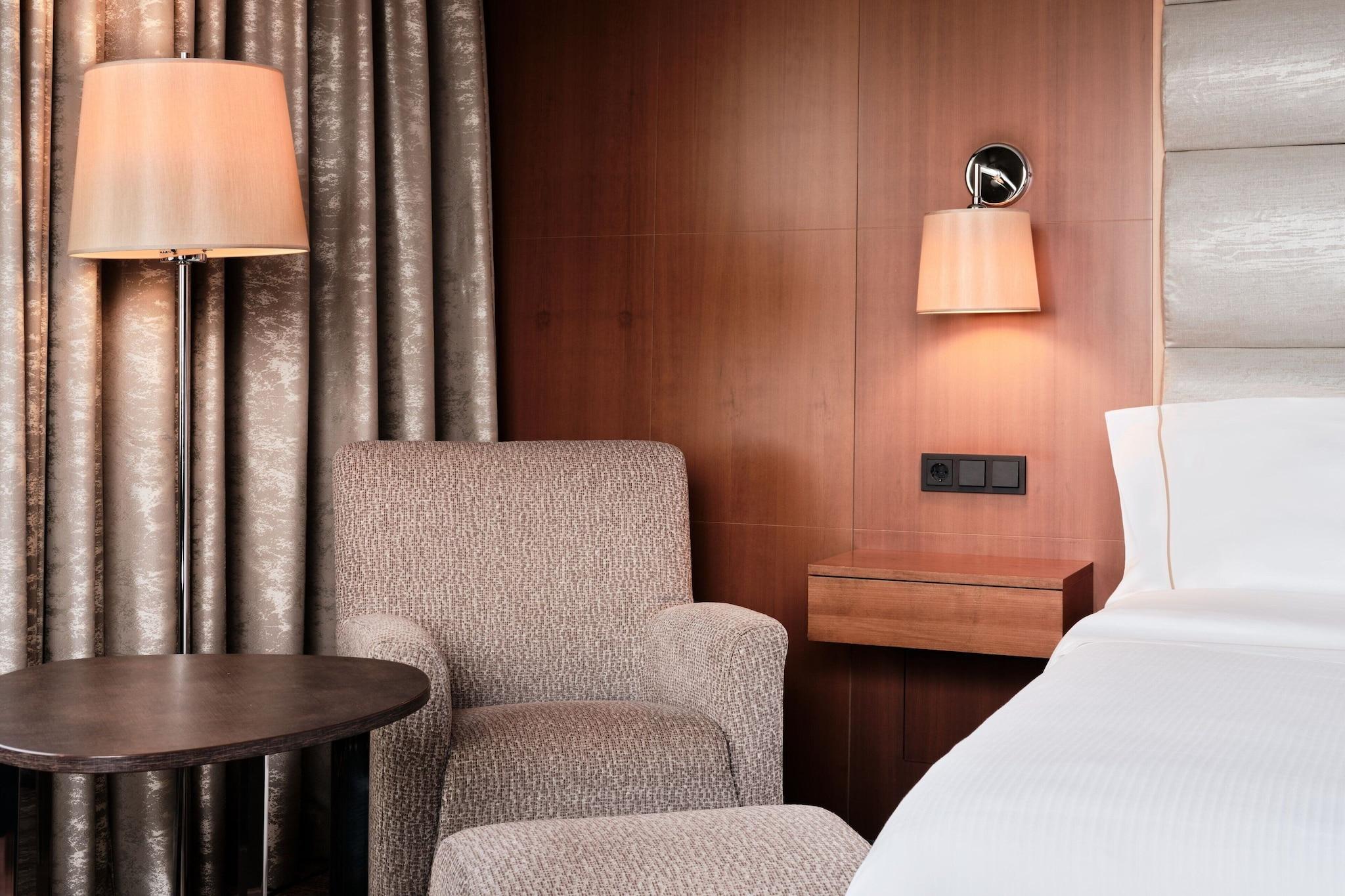 Twin Executive City View