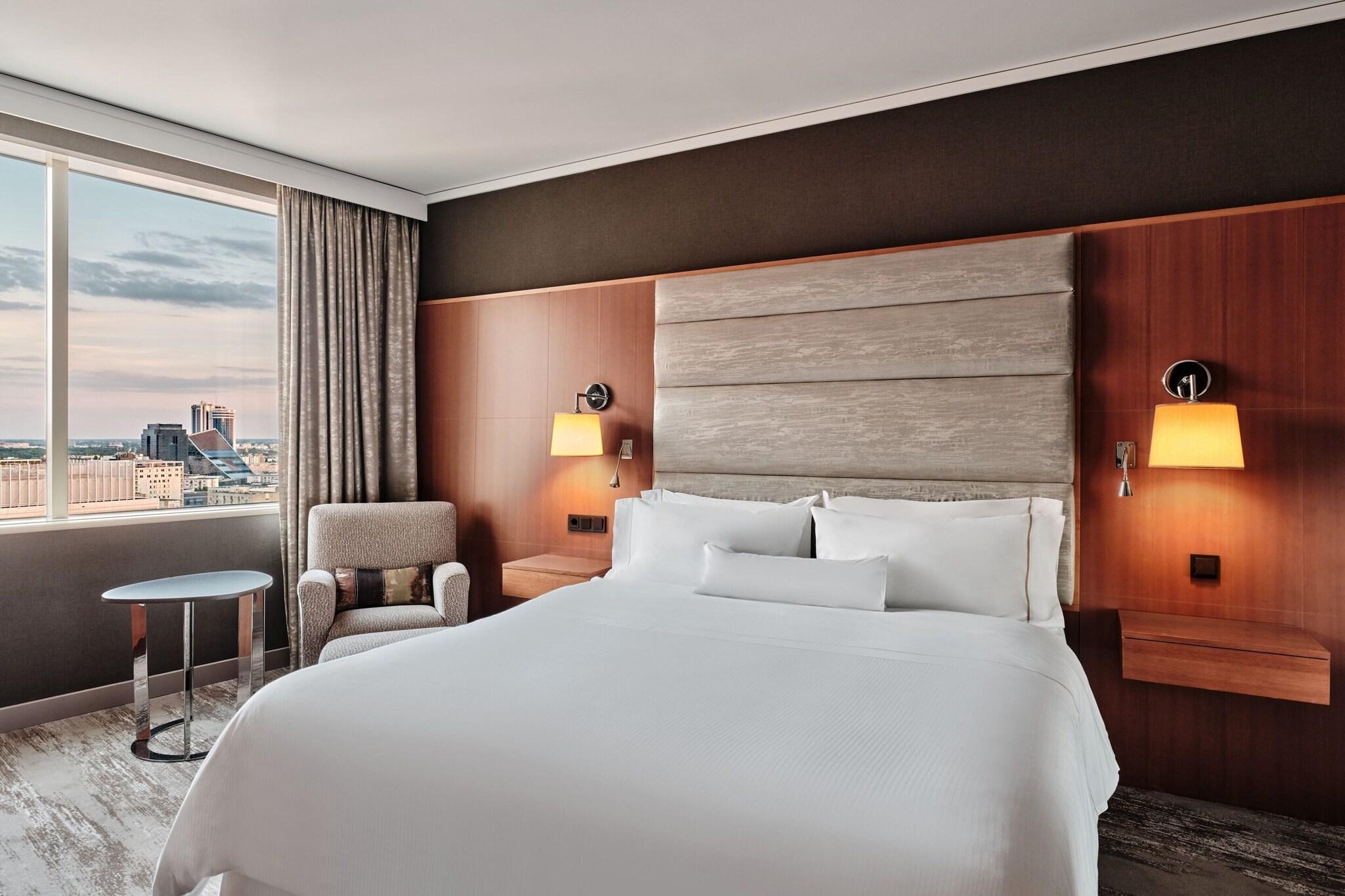 Suite Deluxe King Bed