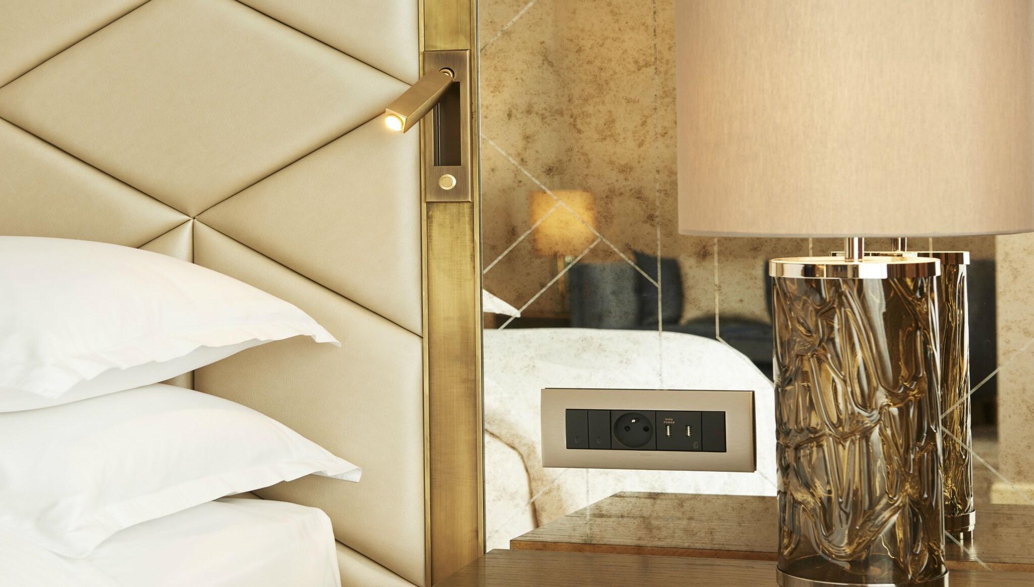 Double Classic King Bed